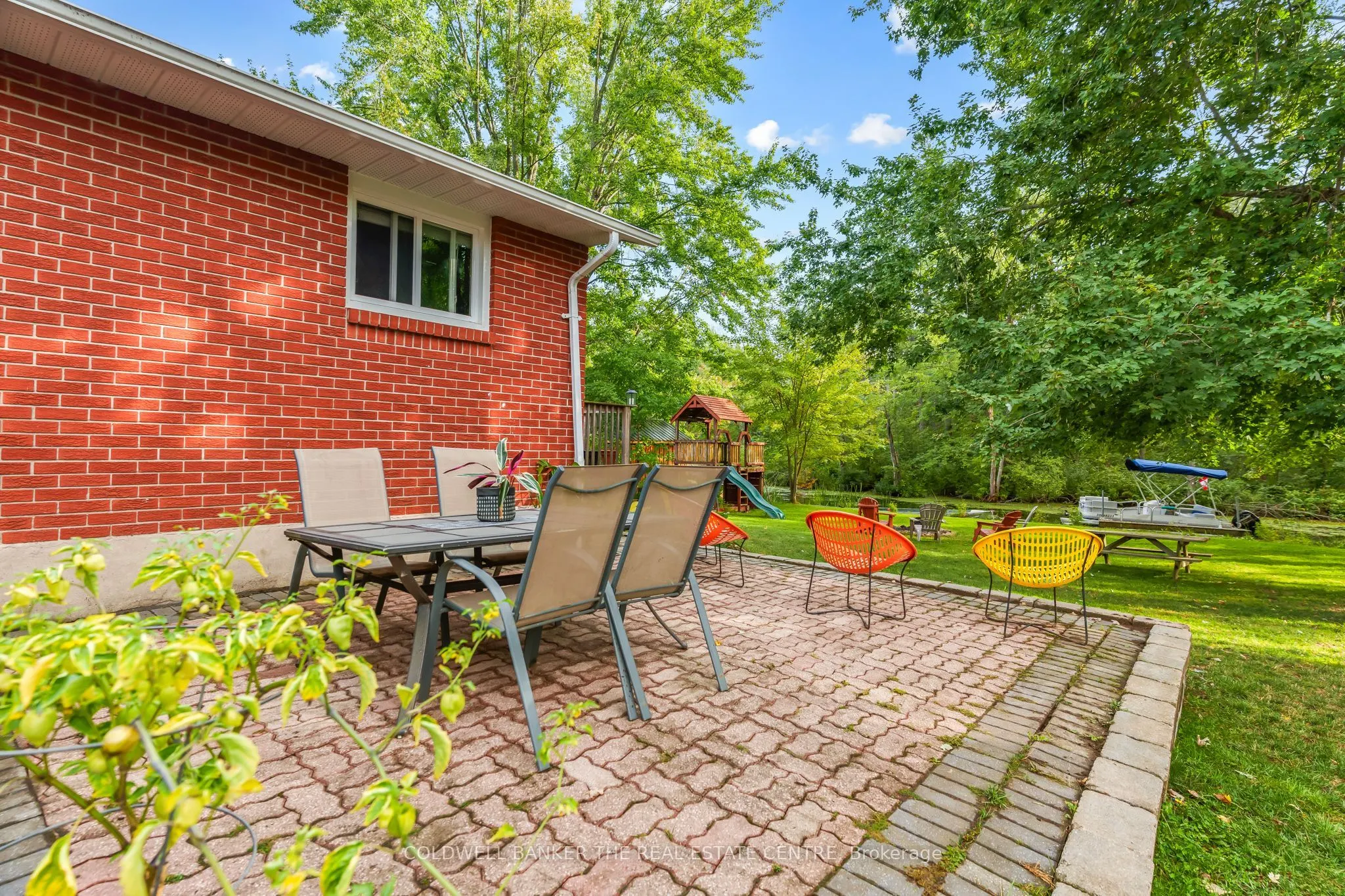 2656 Westshore Crescent