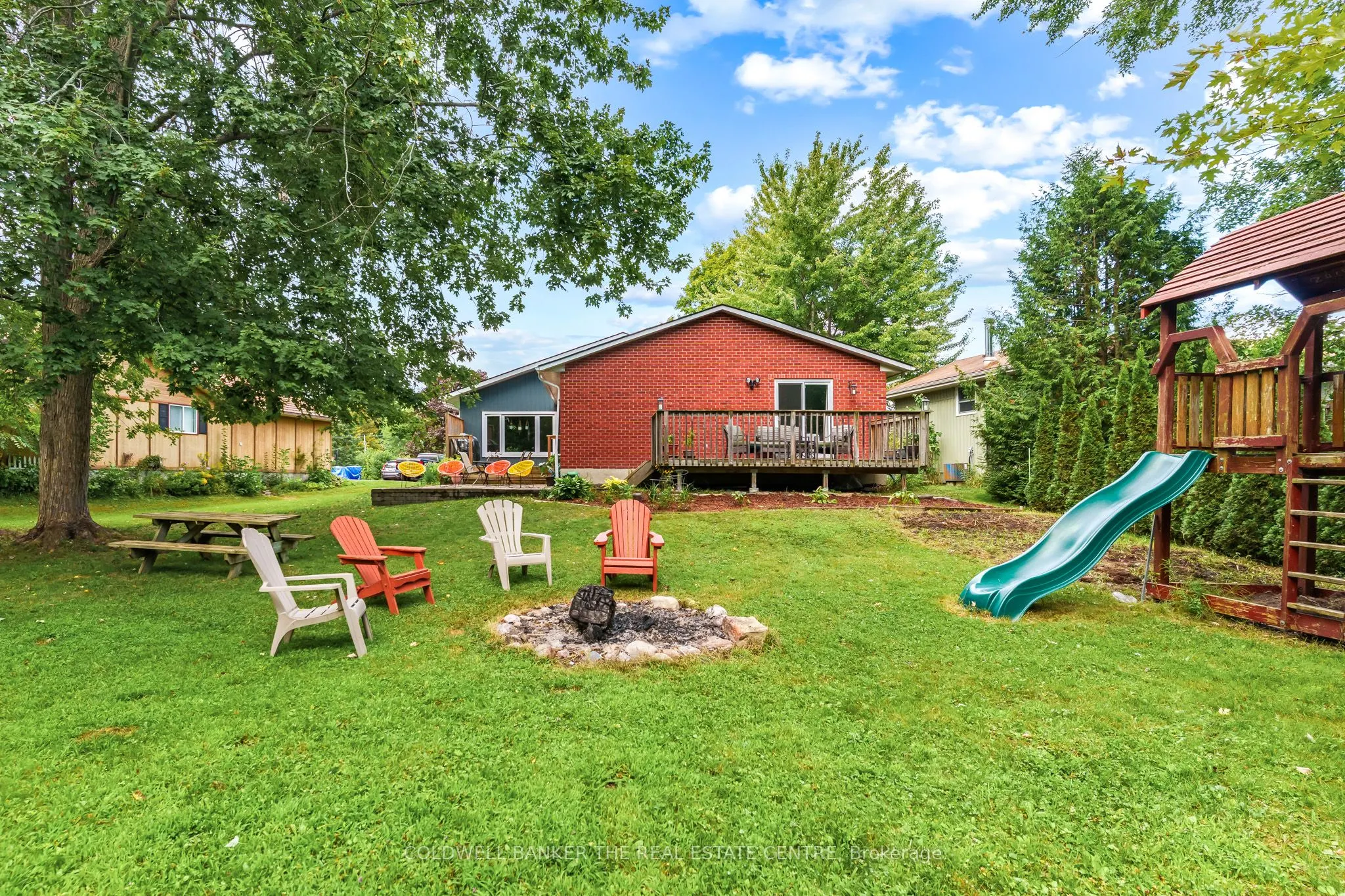 2656 Westshore Crescent