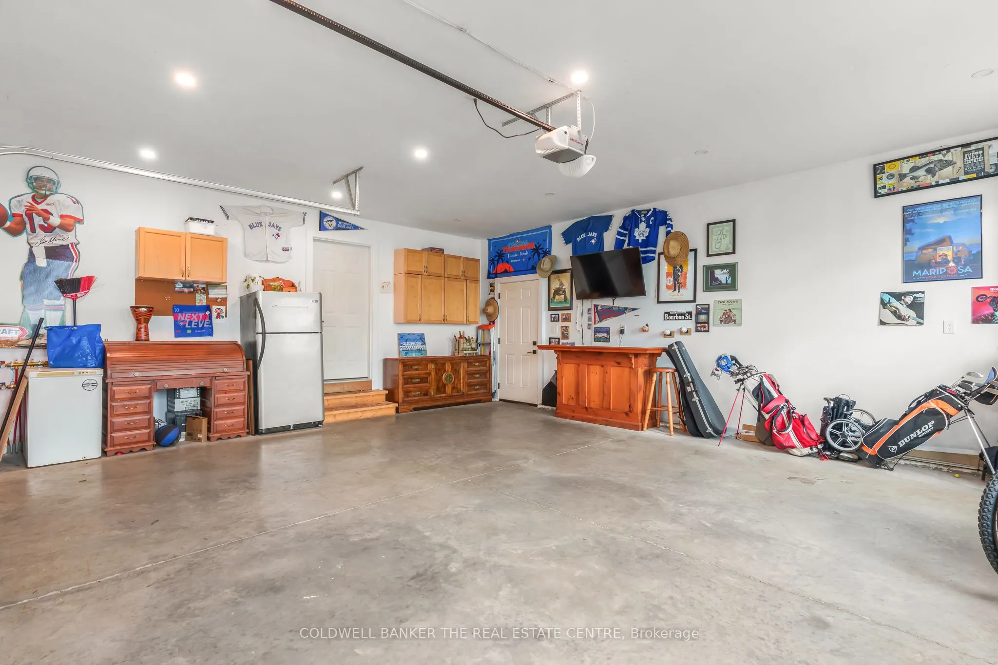 2656 Westshore Crescent