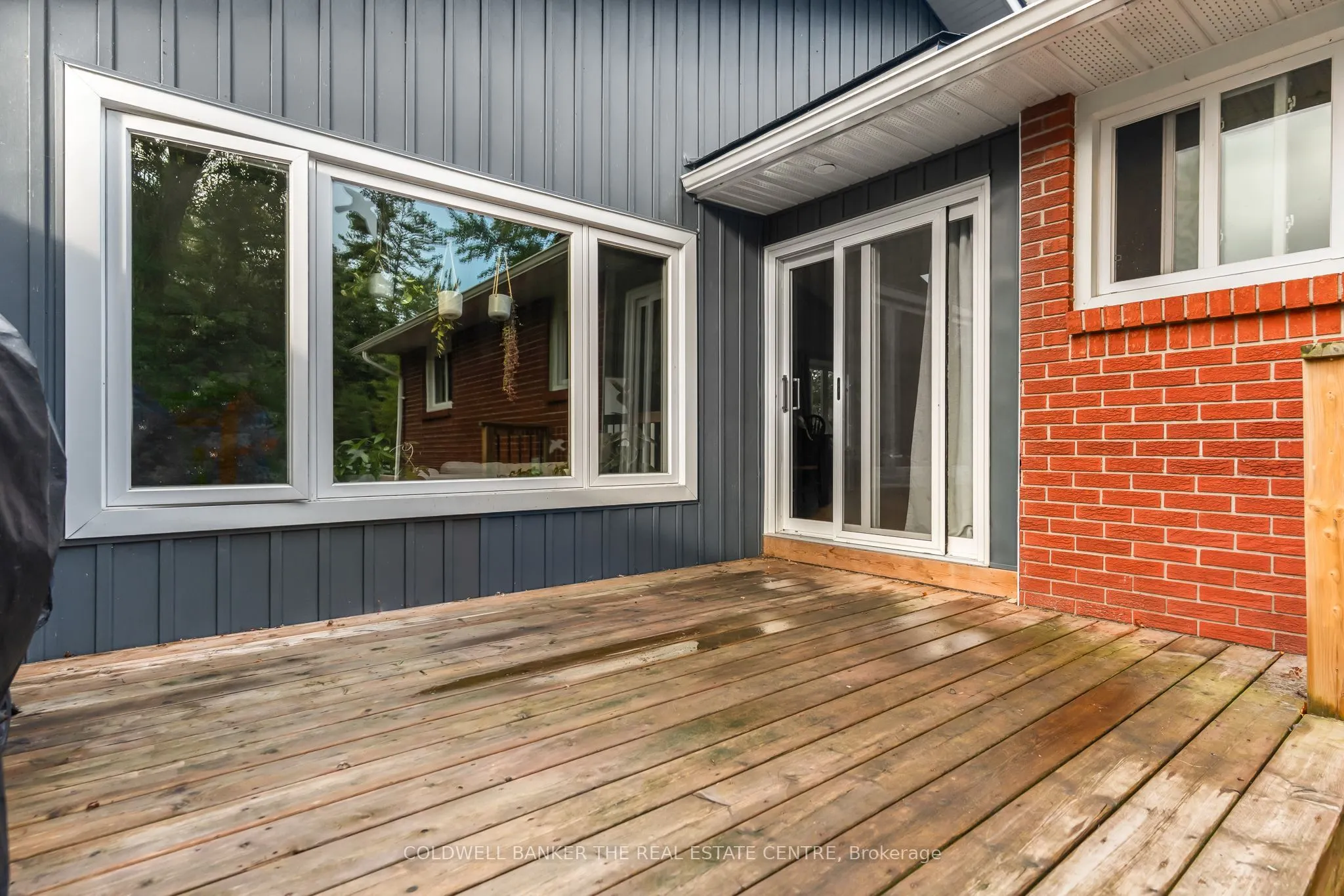 2656 Westshore Crescent