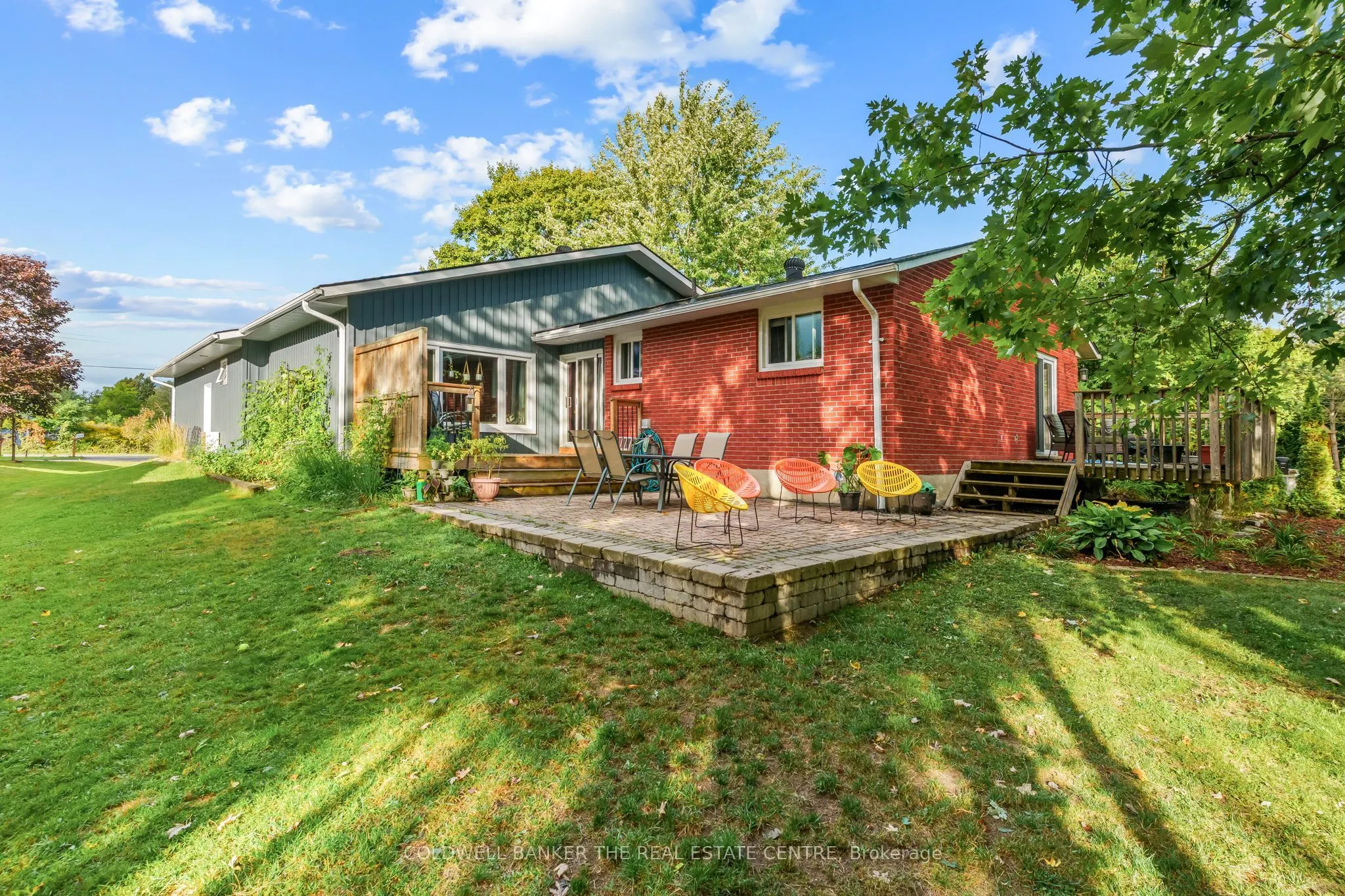 2656 Westshore Crescent