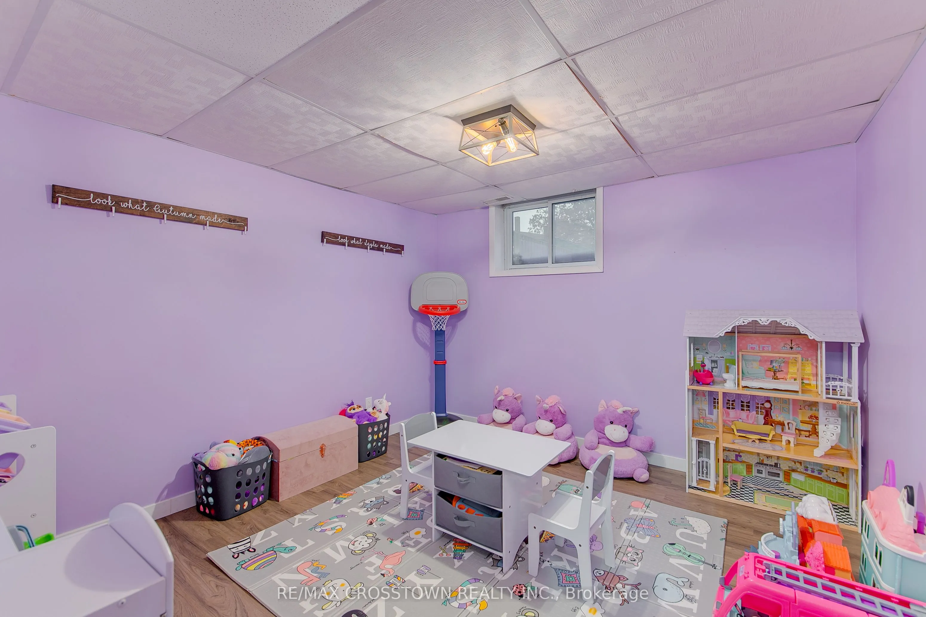 70 Knox Road W