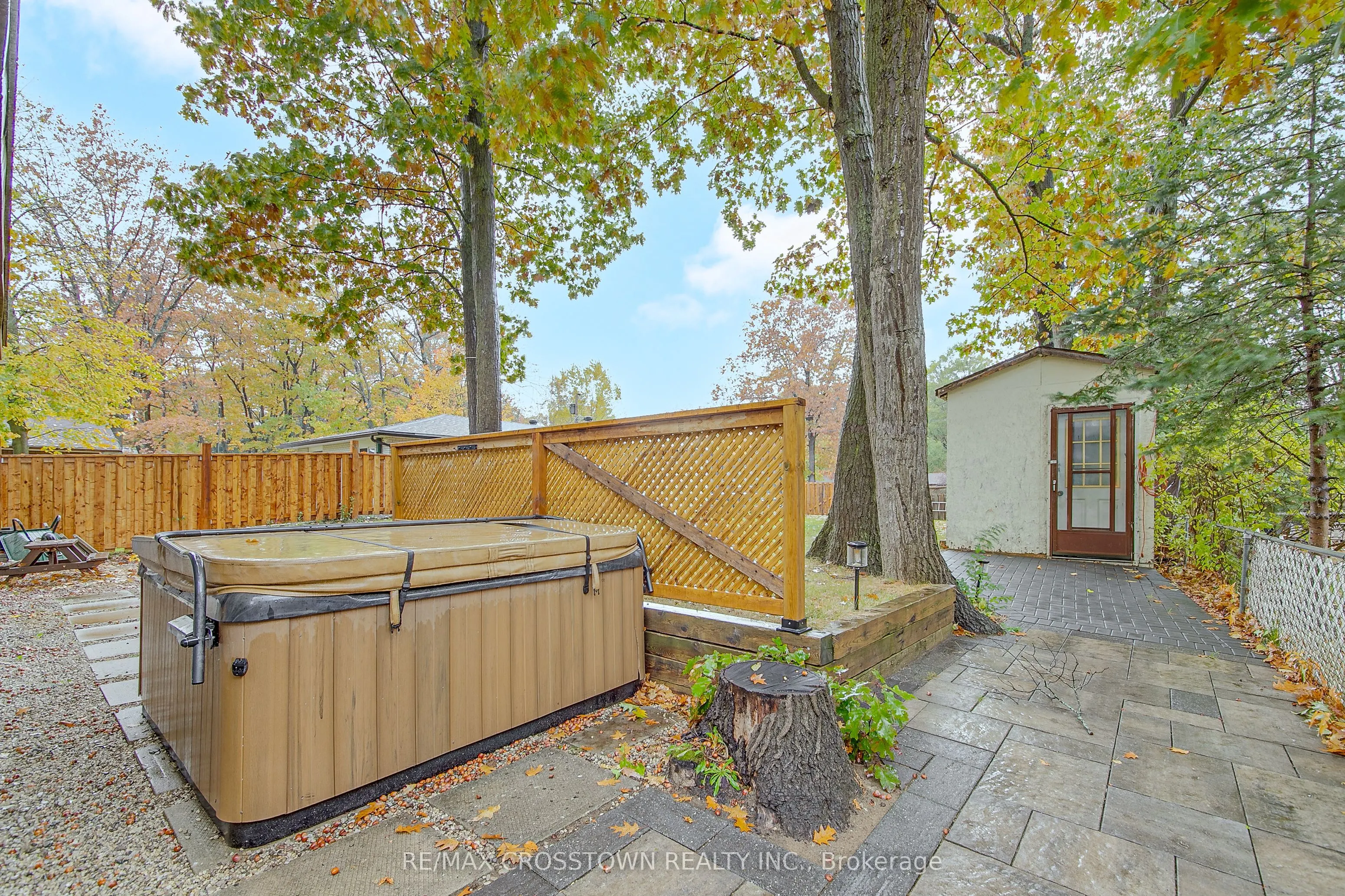 70 Knox Road W