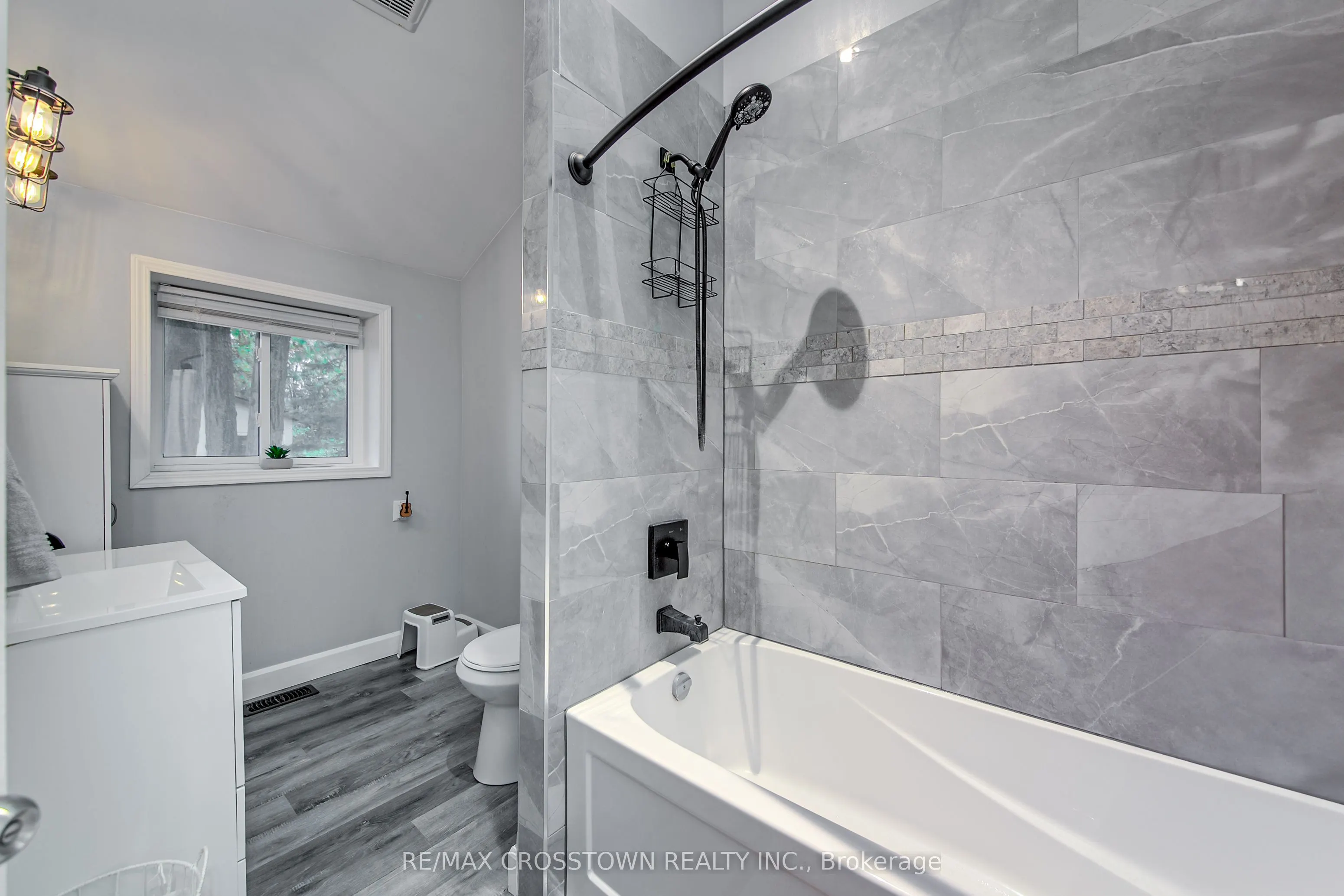 70 Knox Road W