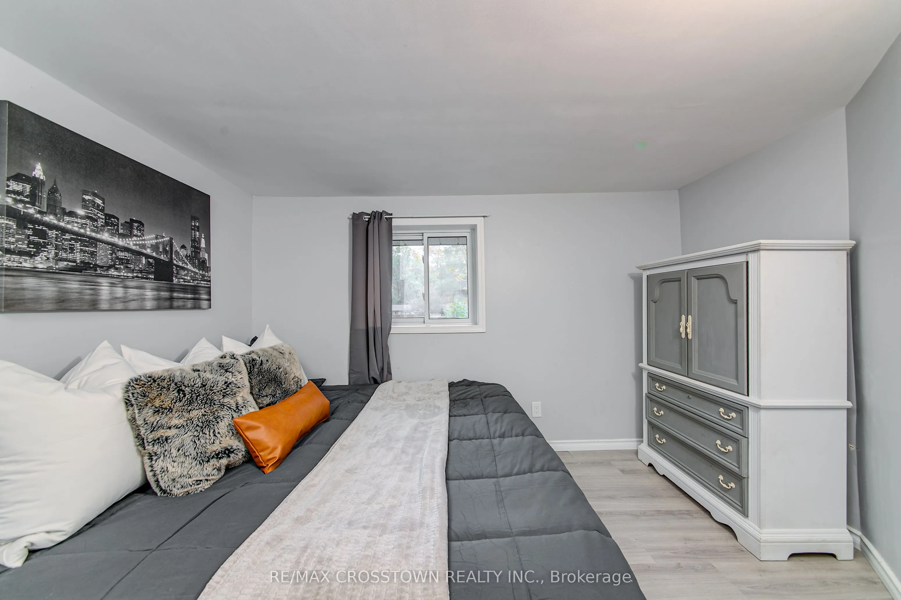 70 Knox Road W