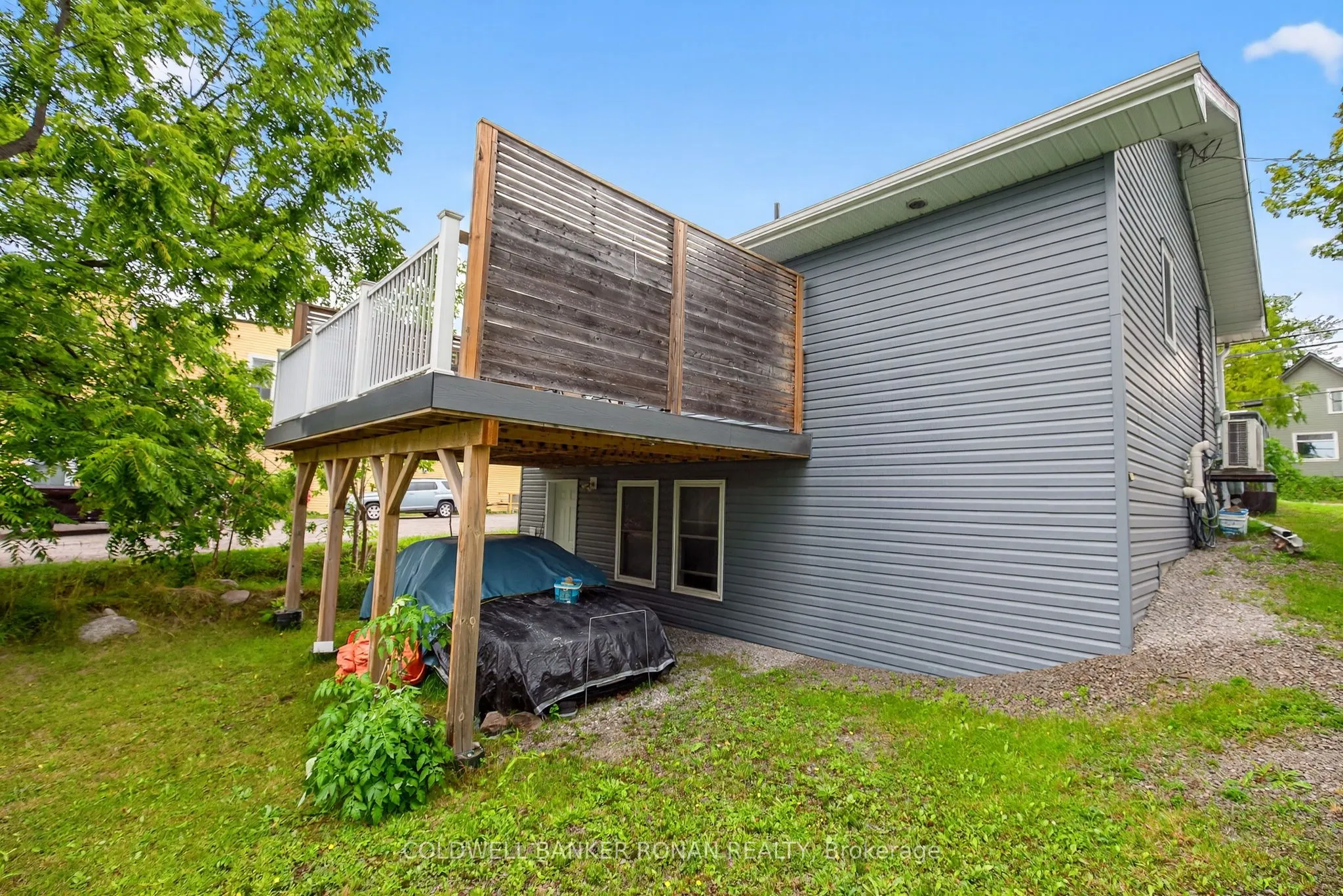 172 William Street W