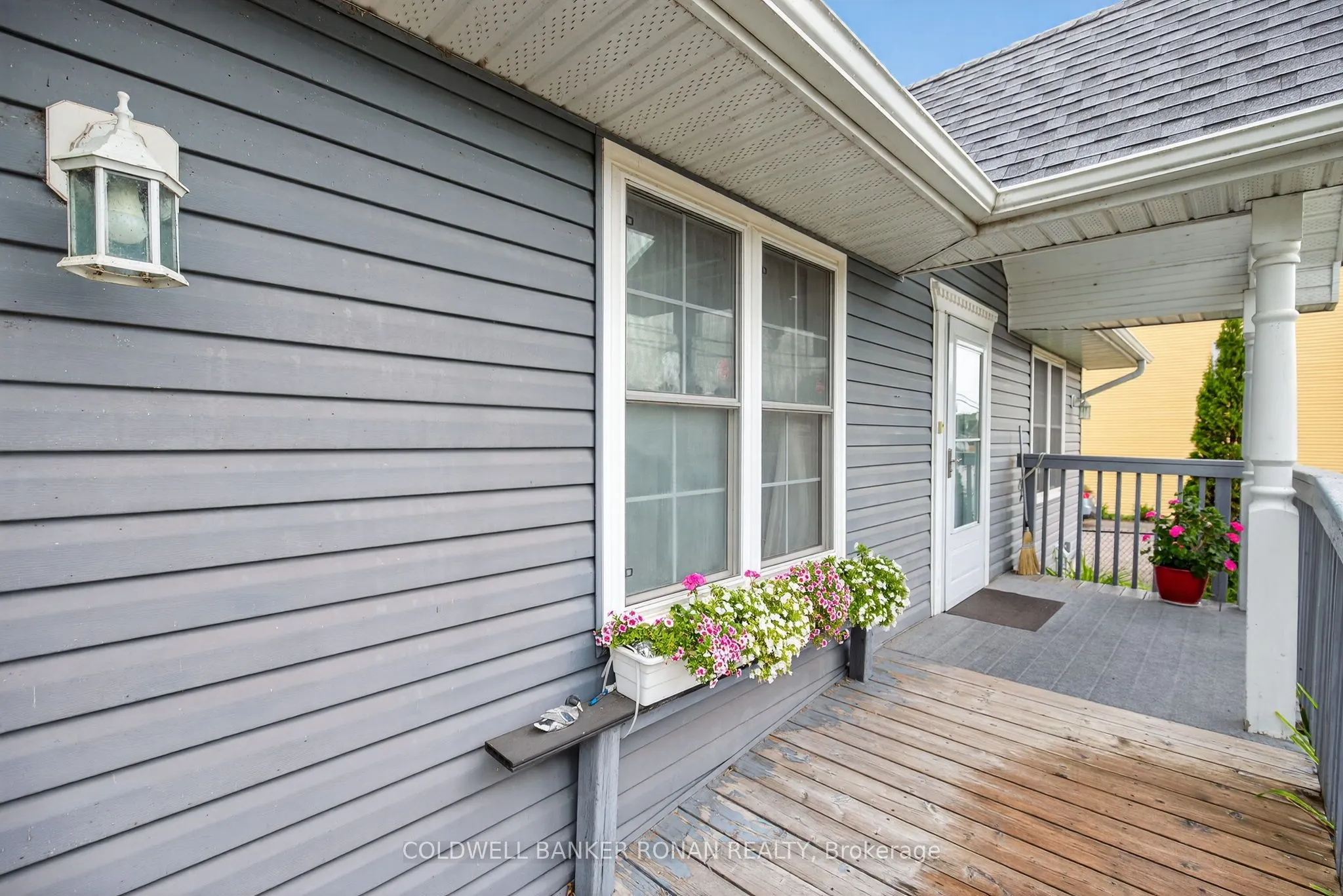172 William Street W