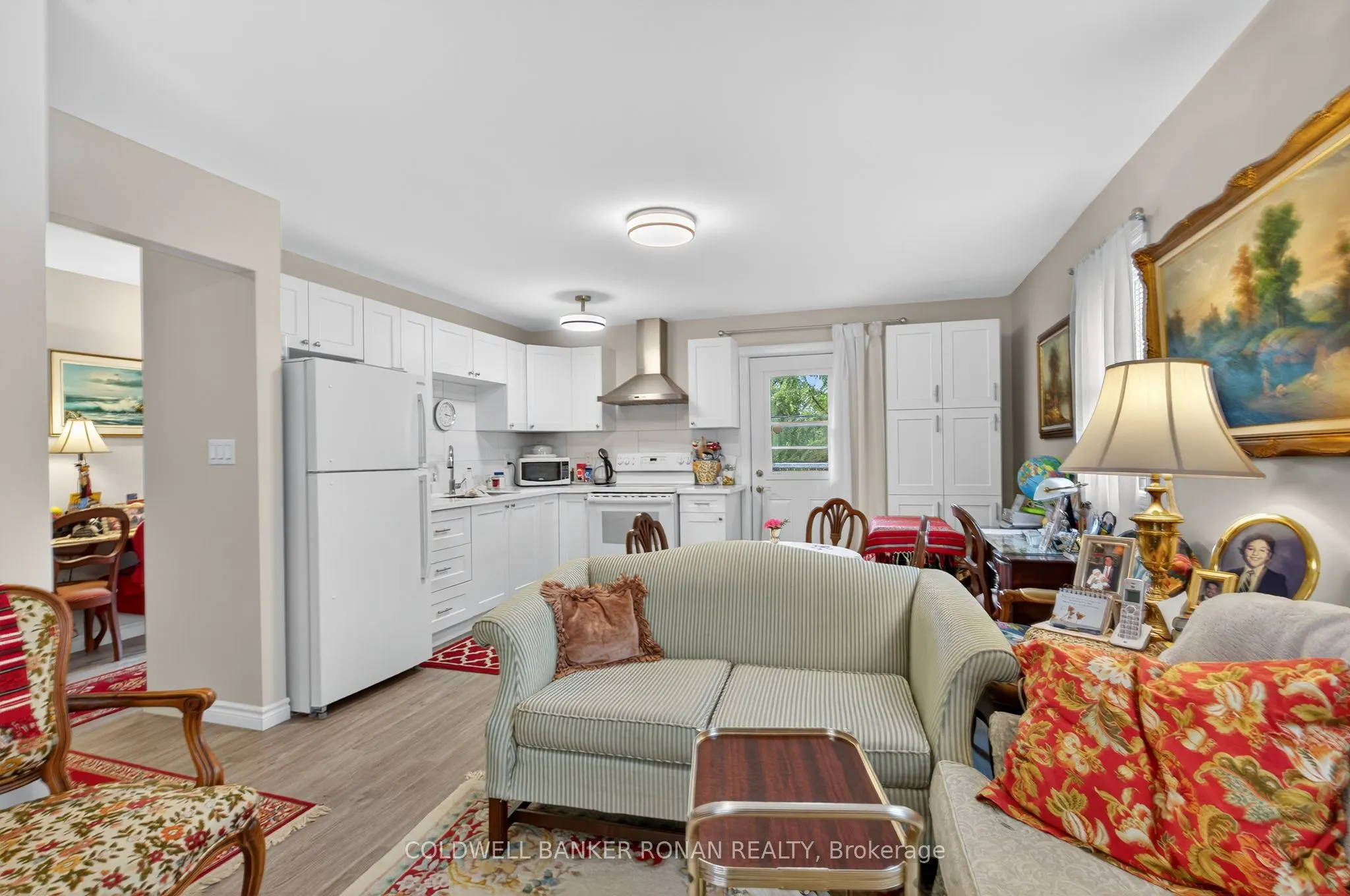172 William Street W