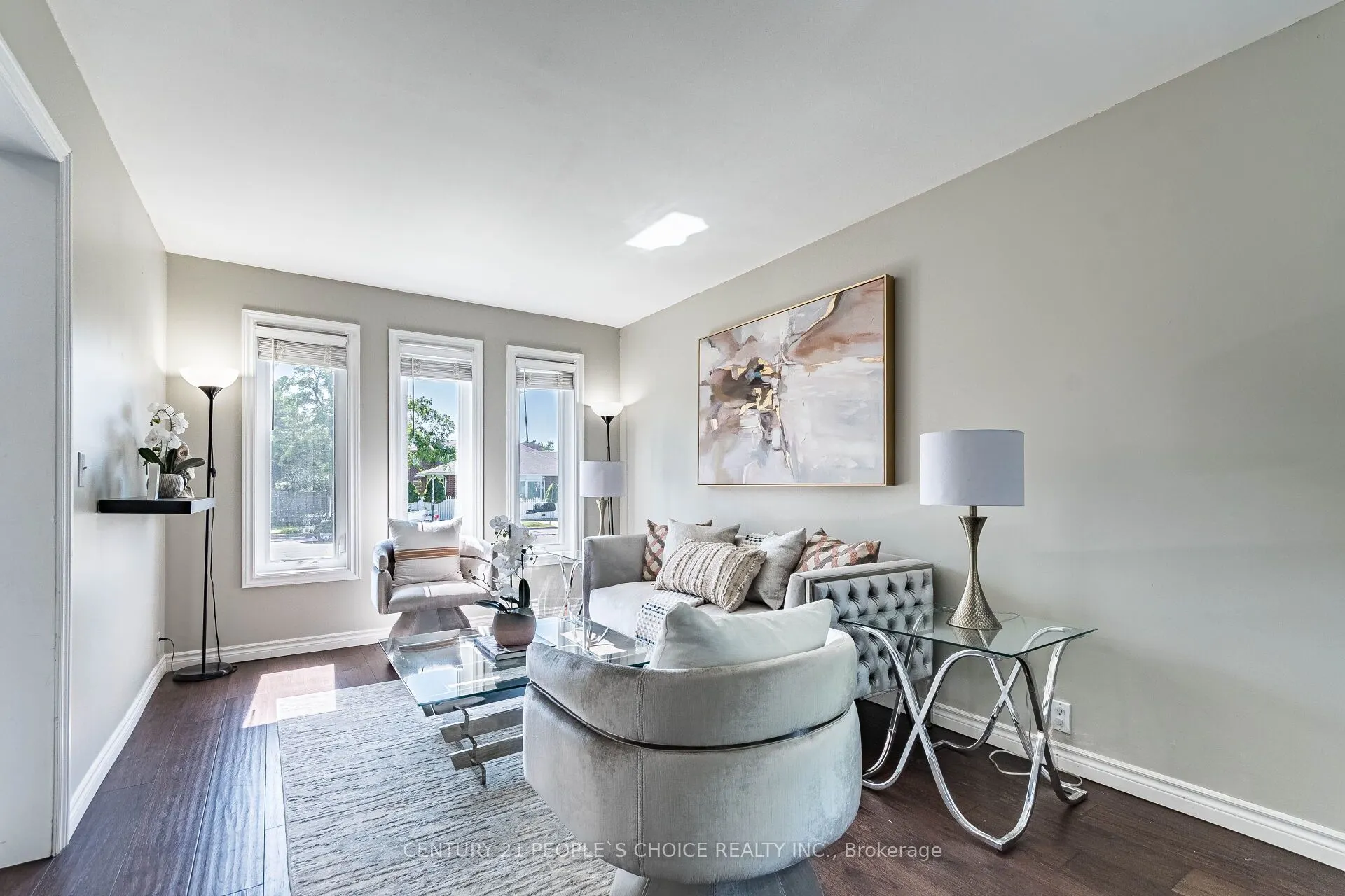 414 Cundles Road W