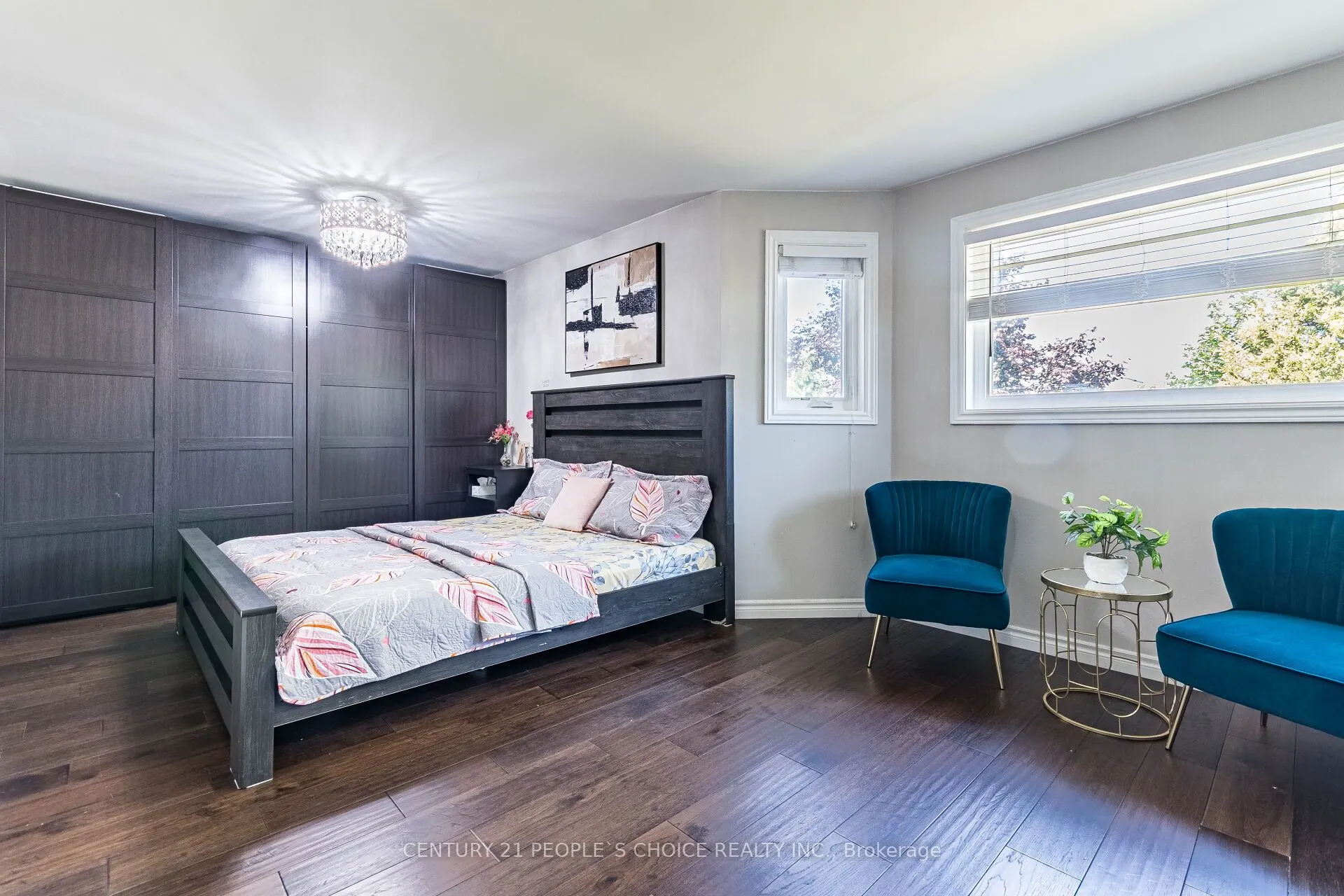 414 Cundles Road W