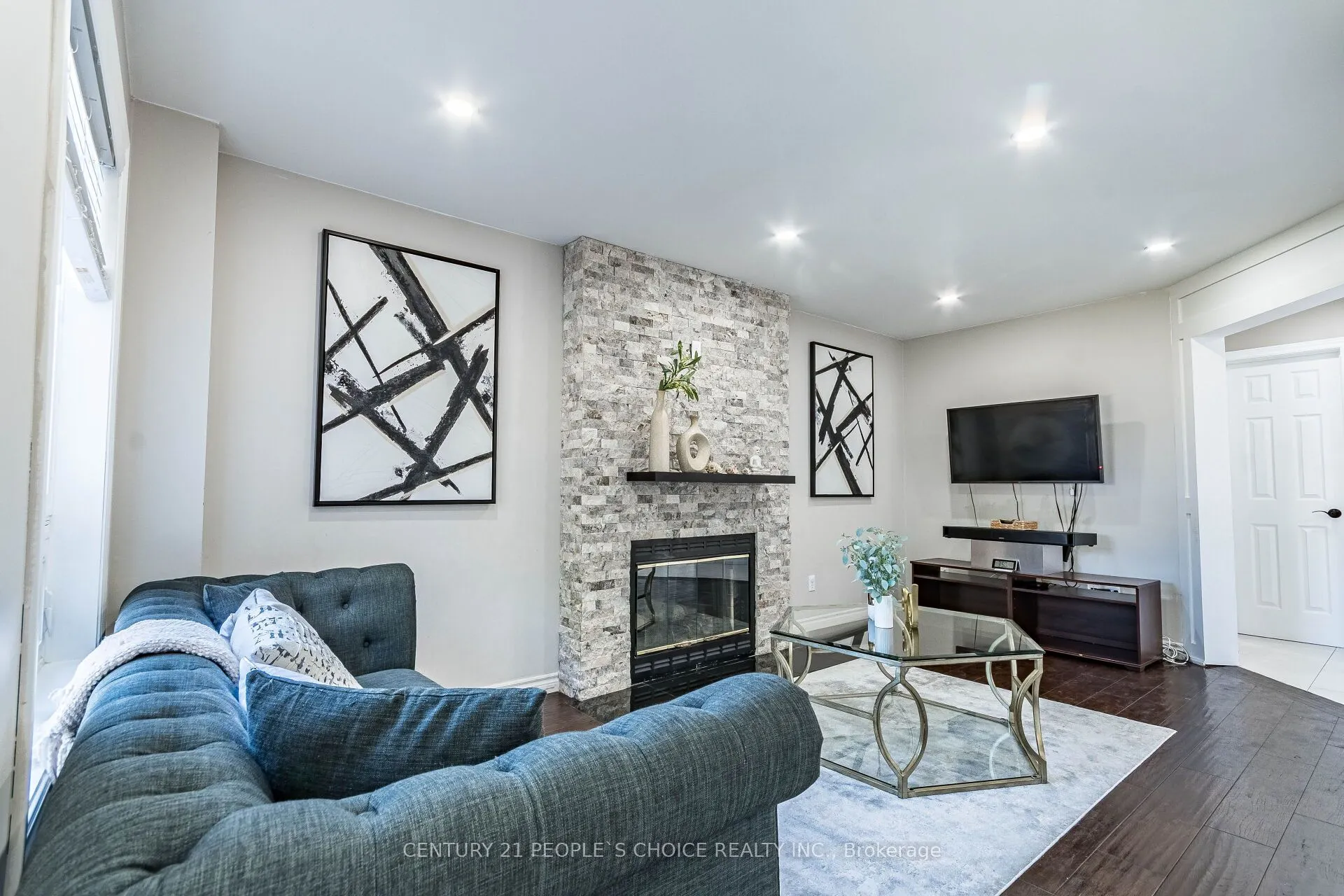 414 Cundles Road W