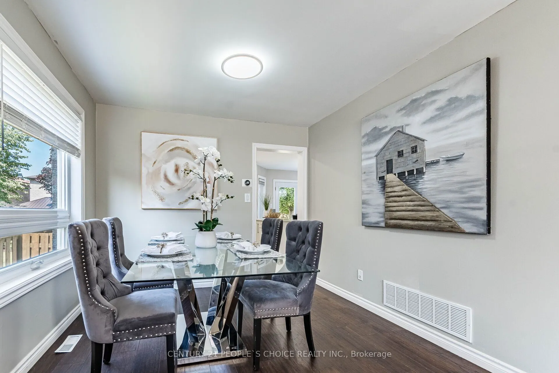 414 Cundles Road W