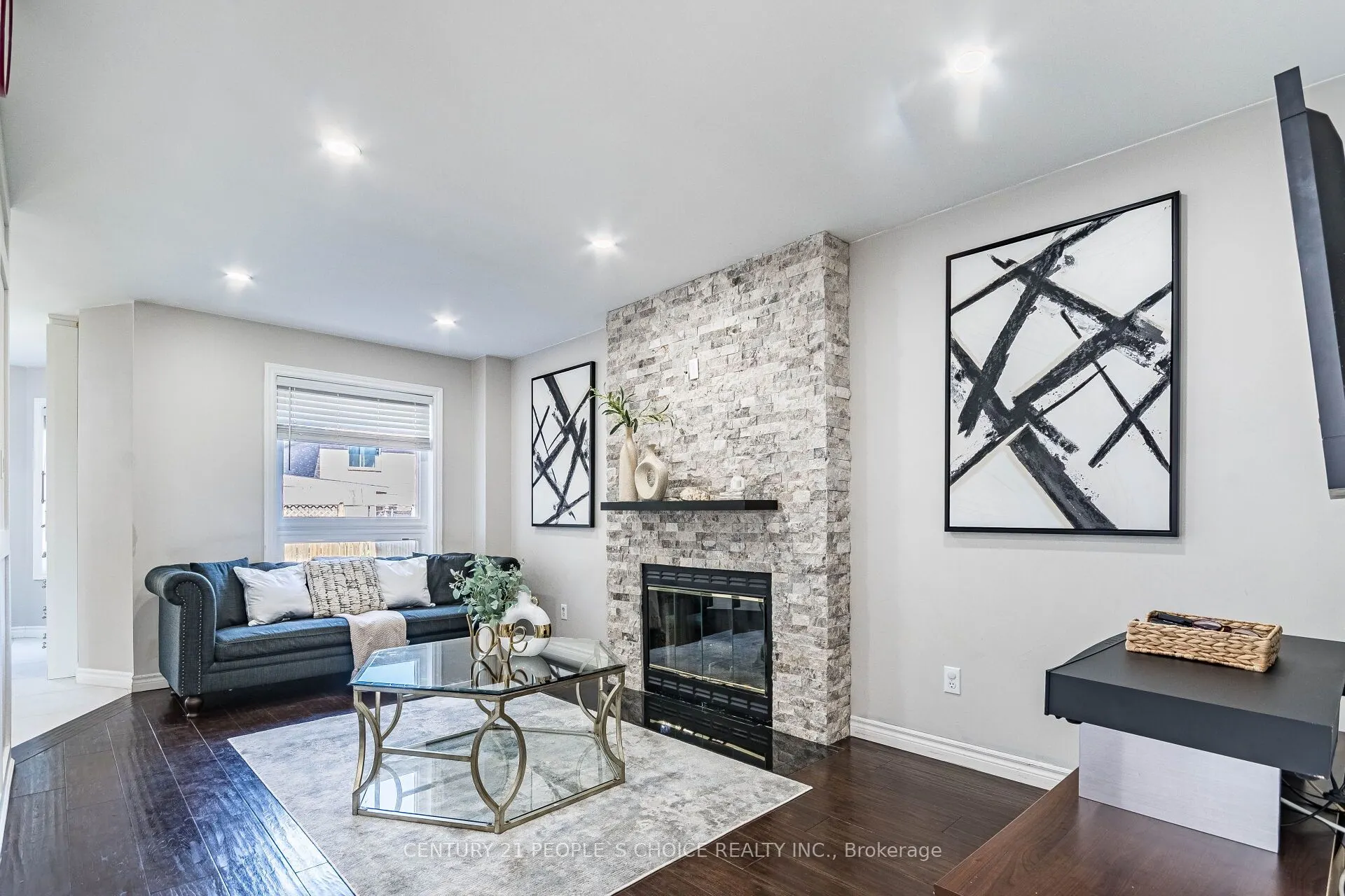 414 Cundles Road W