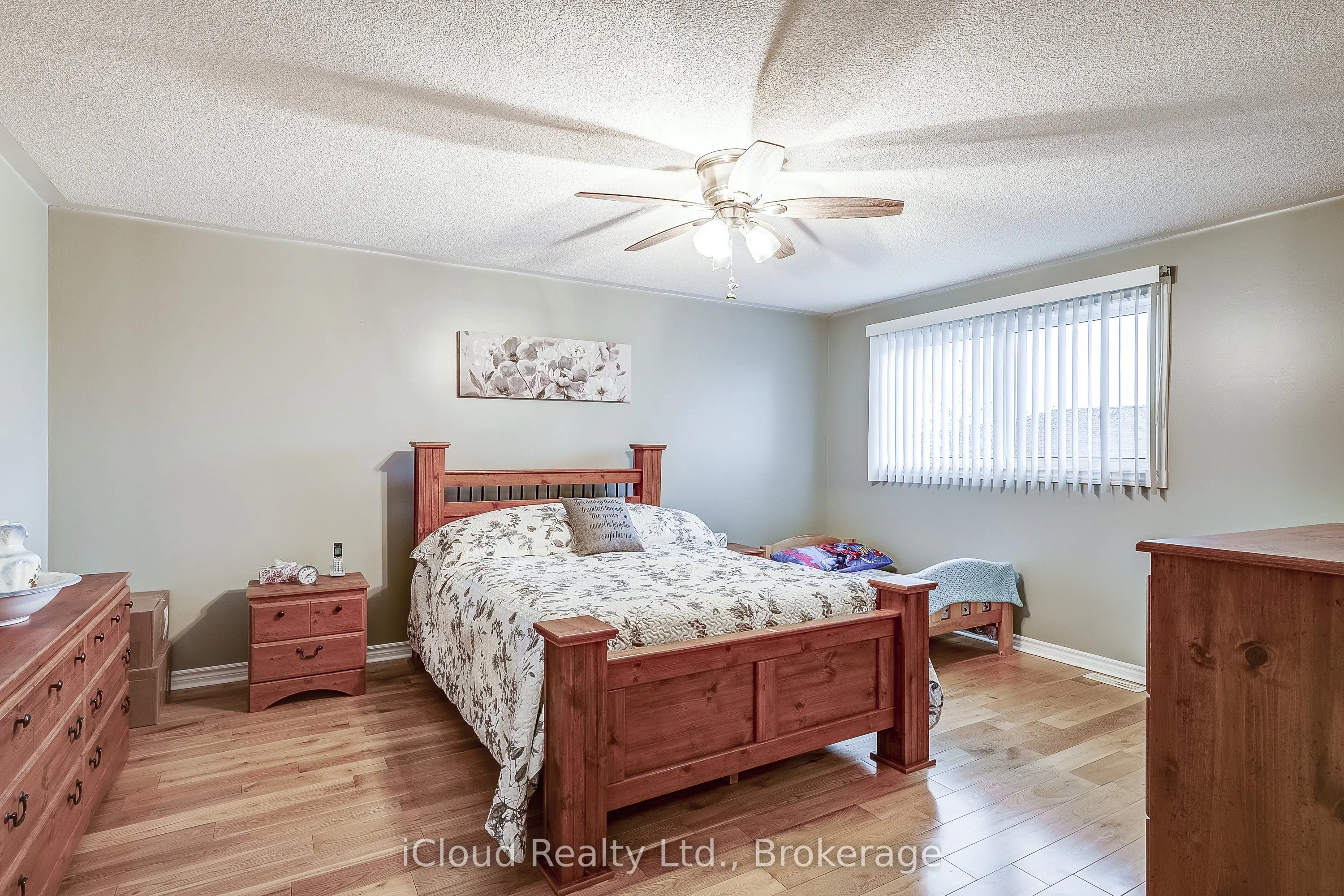 9 Timothy Lane S