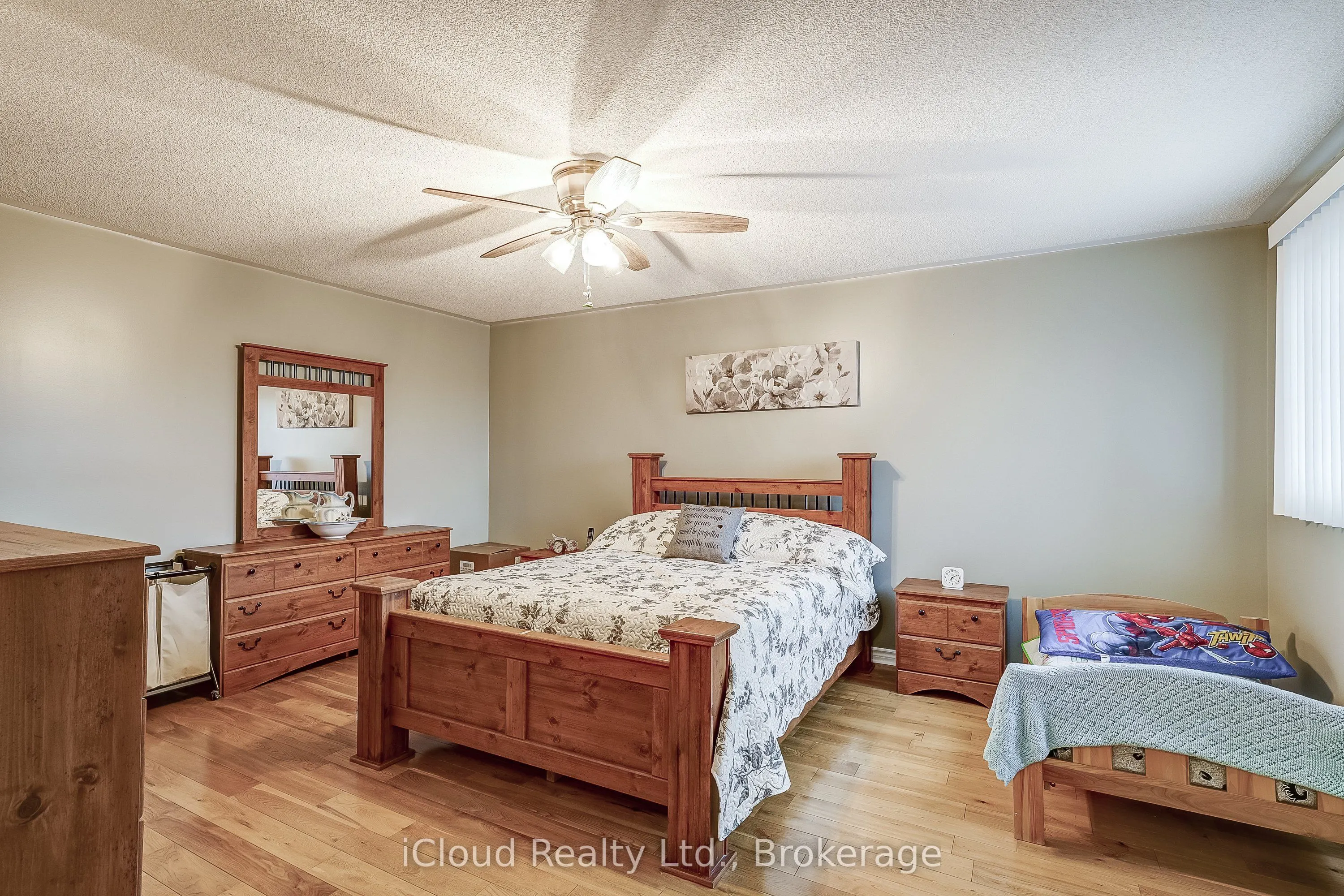 9 Timothy Lane S