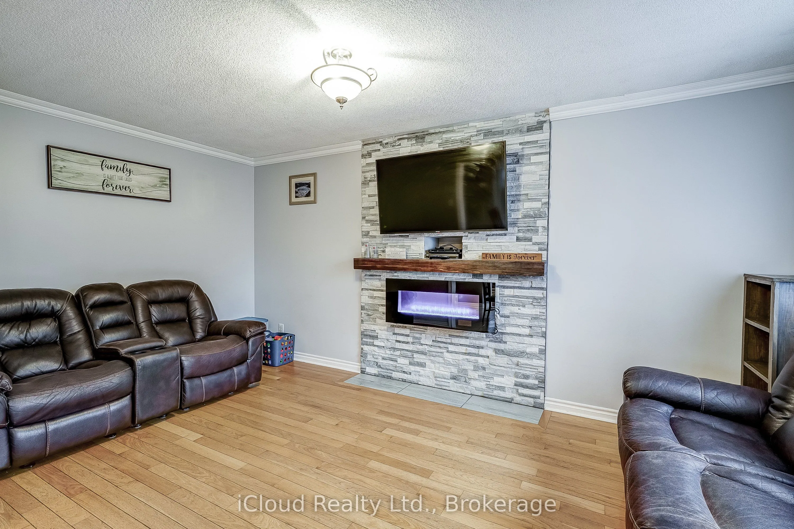 9 Timothy Lane S
