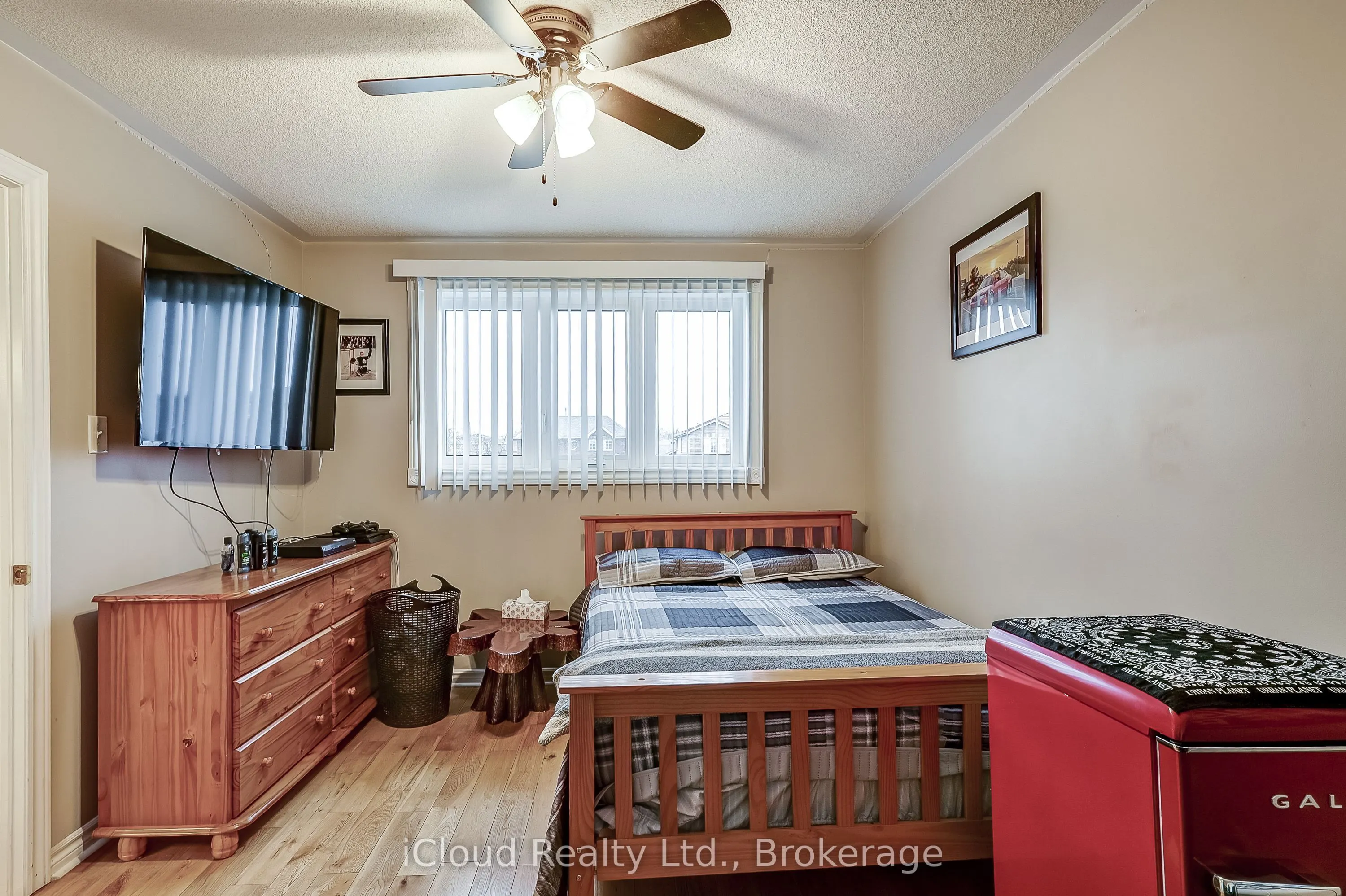 9 Timothy Lane S