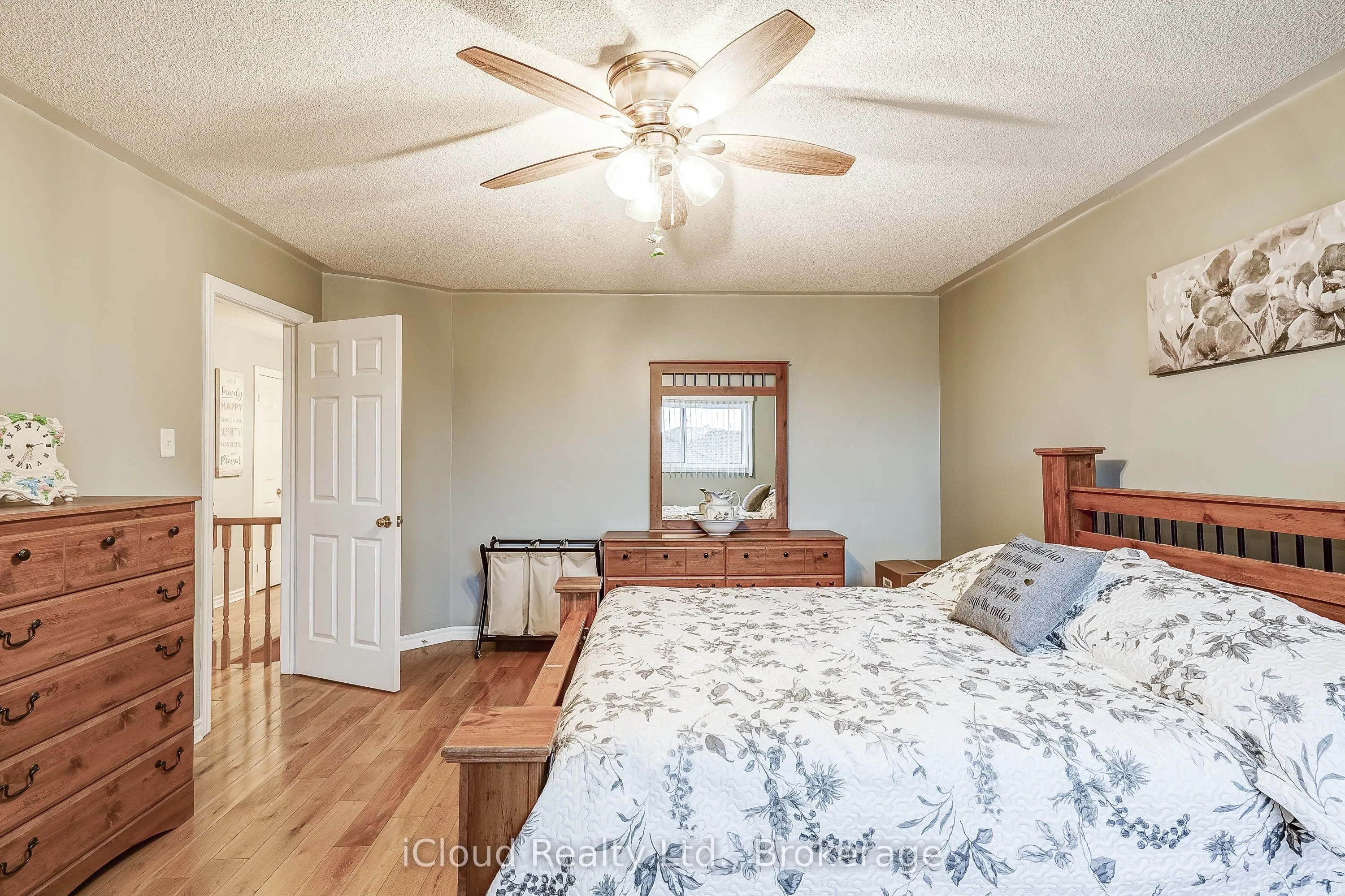 9 Timothy Lane S