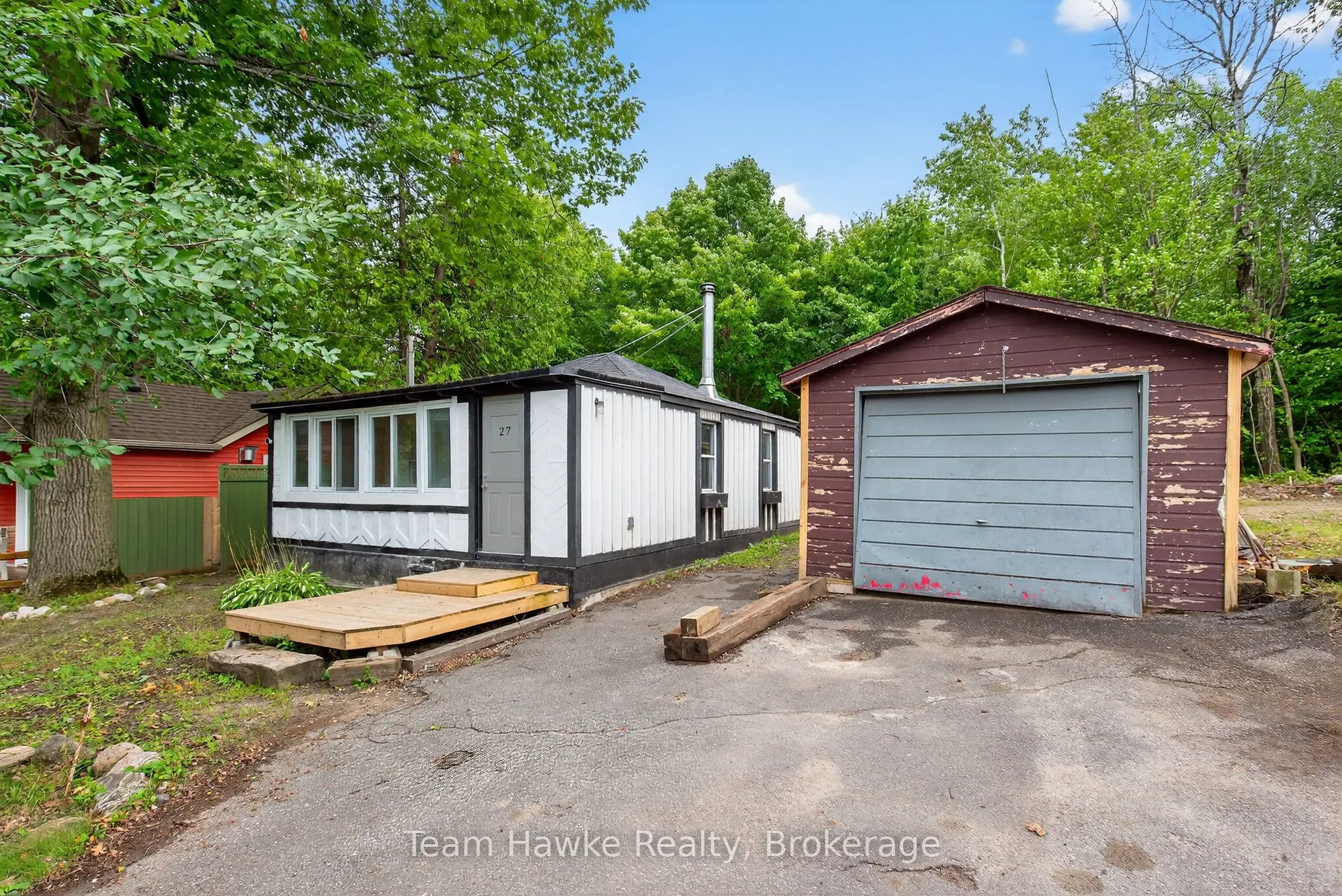 27 Earldom Boulevard