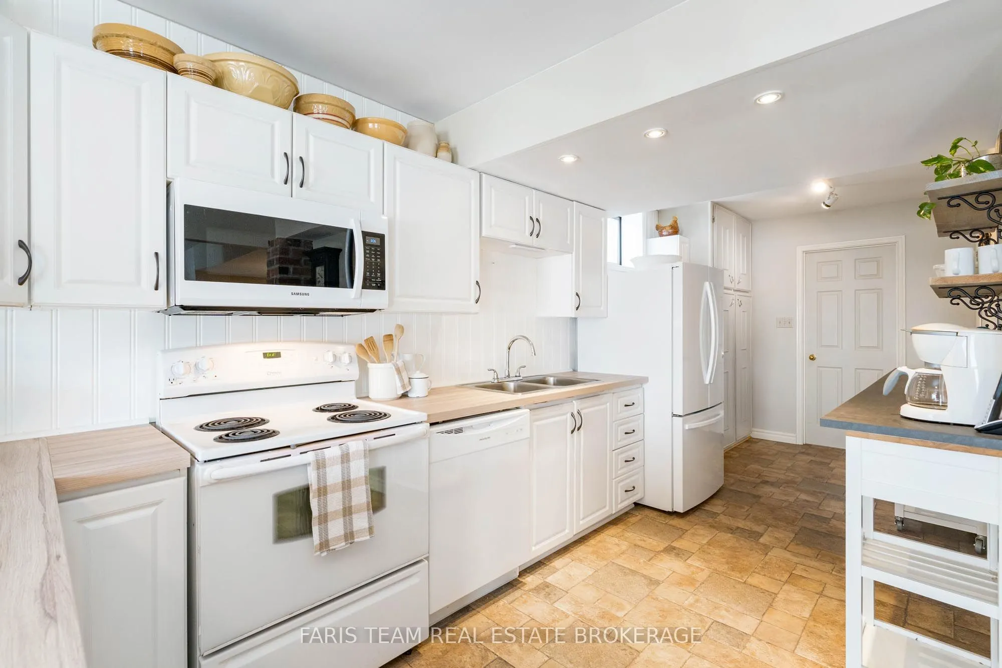 238 Robins Point Road