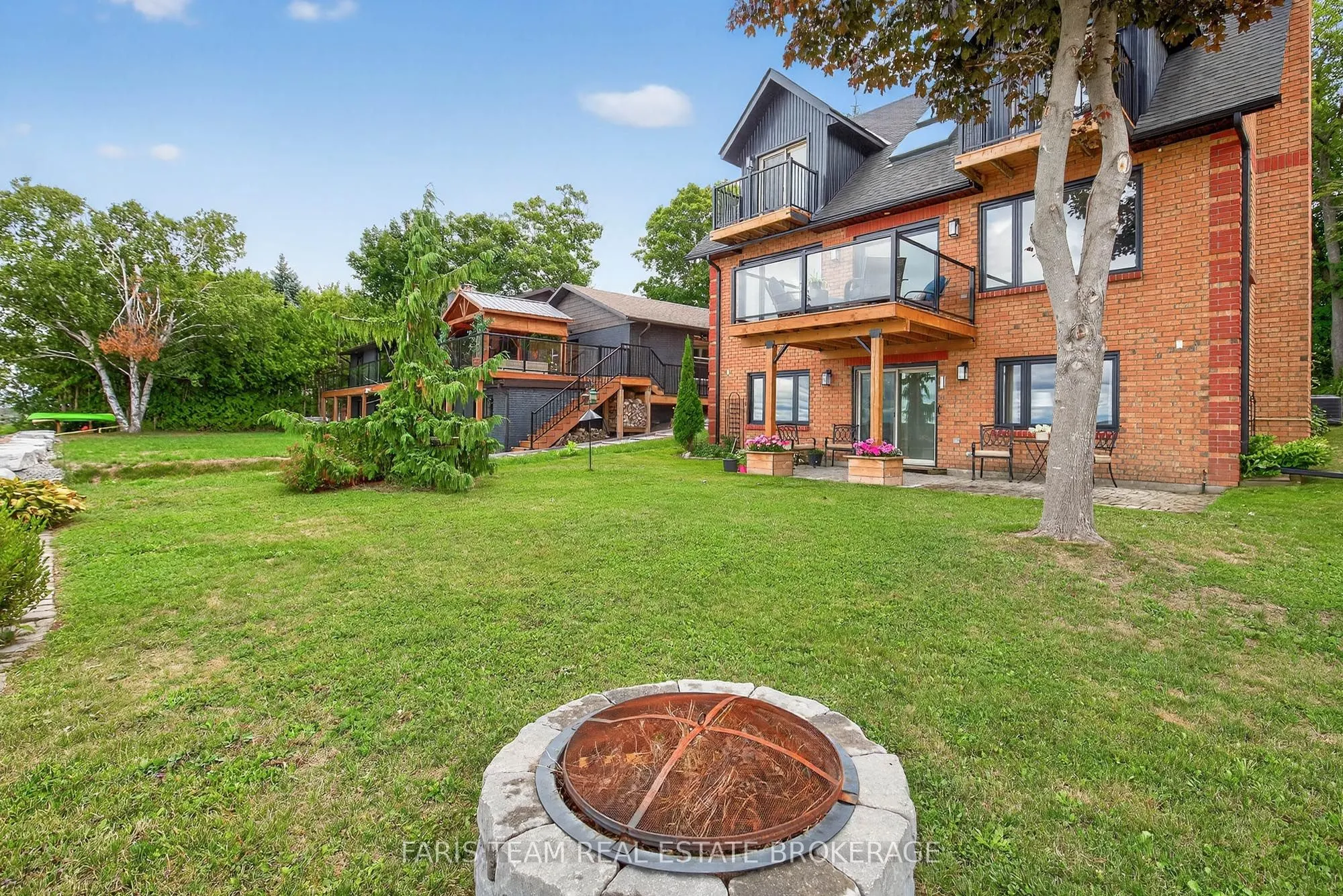 238 Robins Point Road