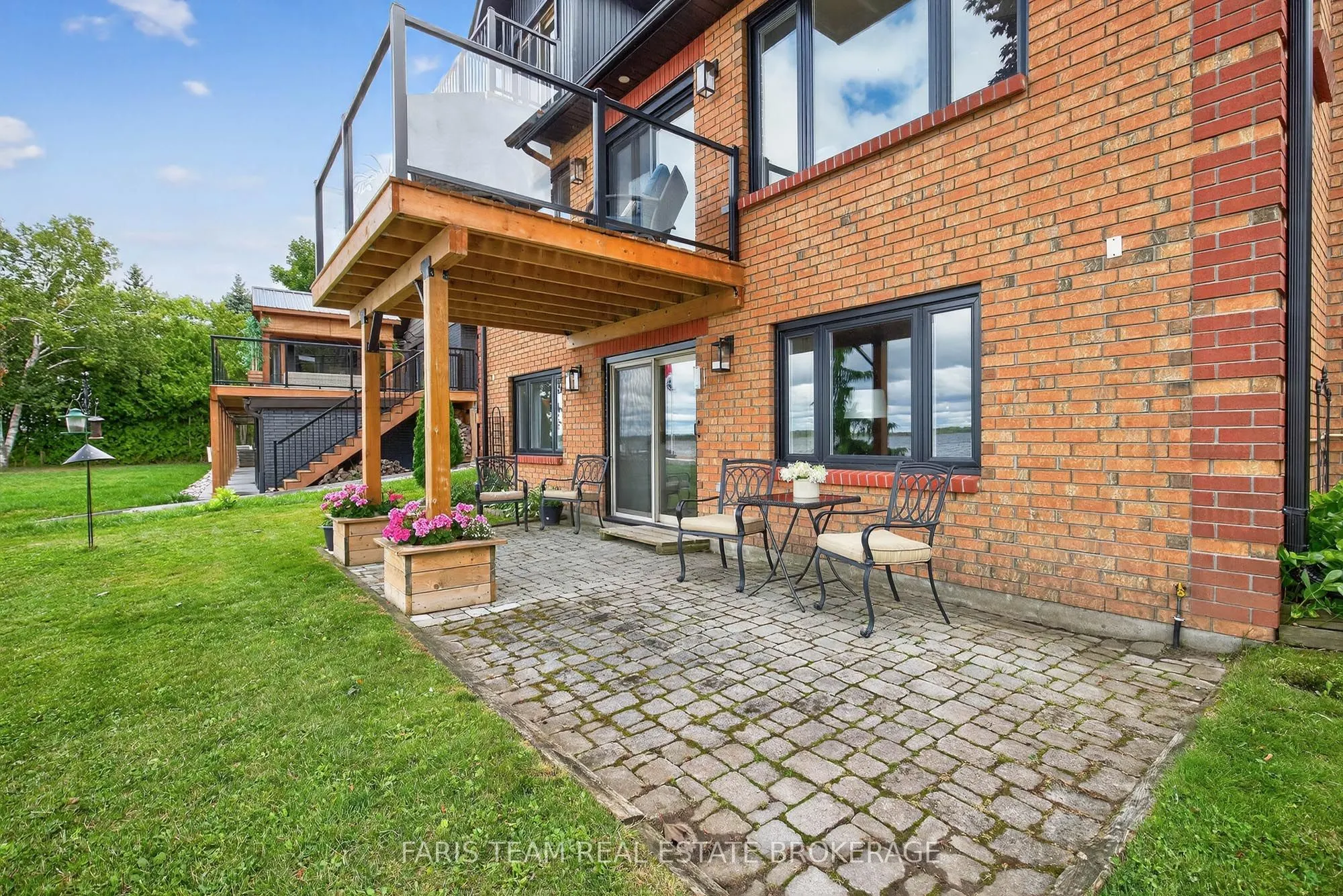 238 Robins Point Road