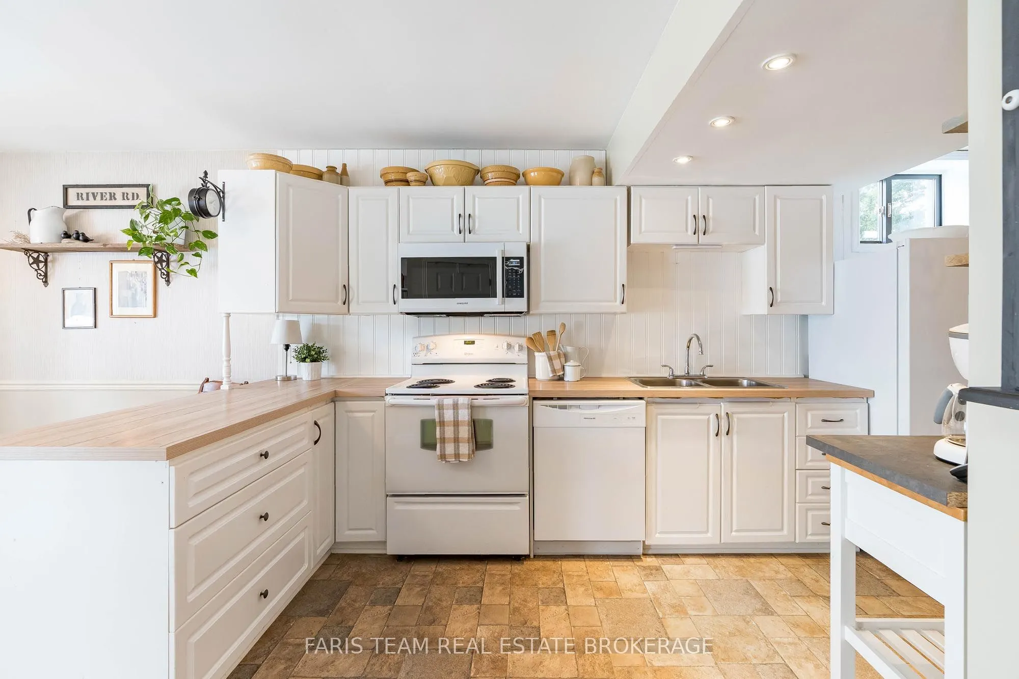 238 Robins Point Road