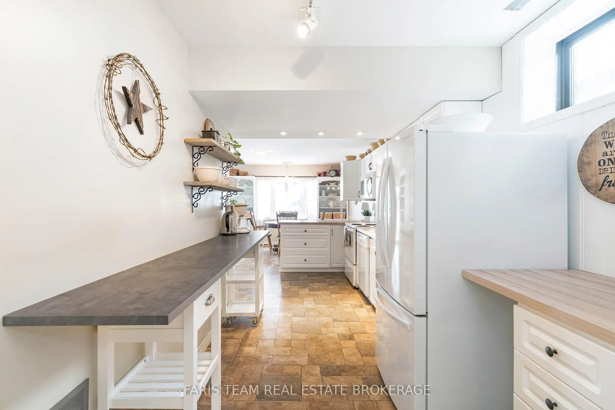 238 Robins Point Road