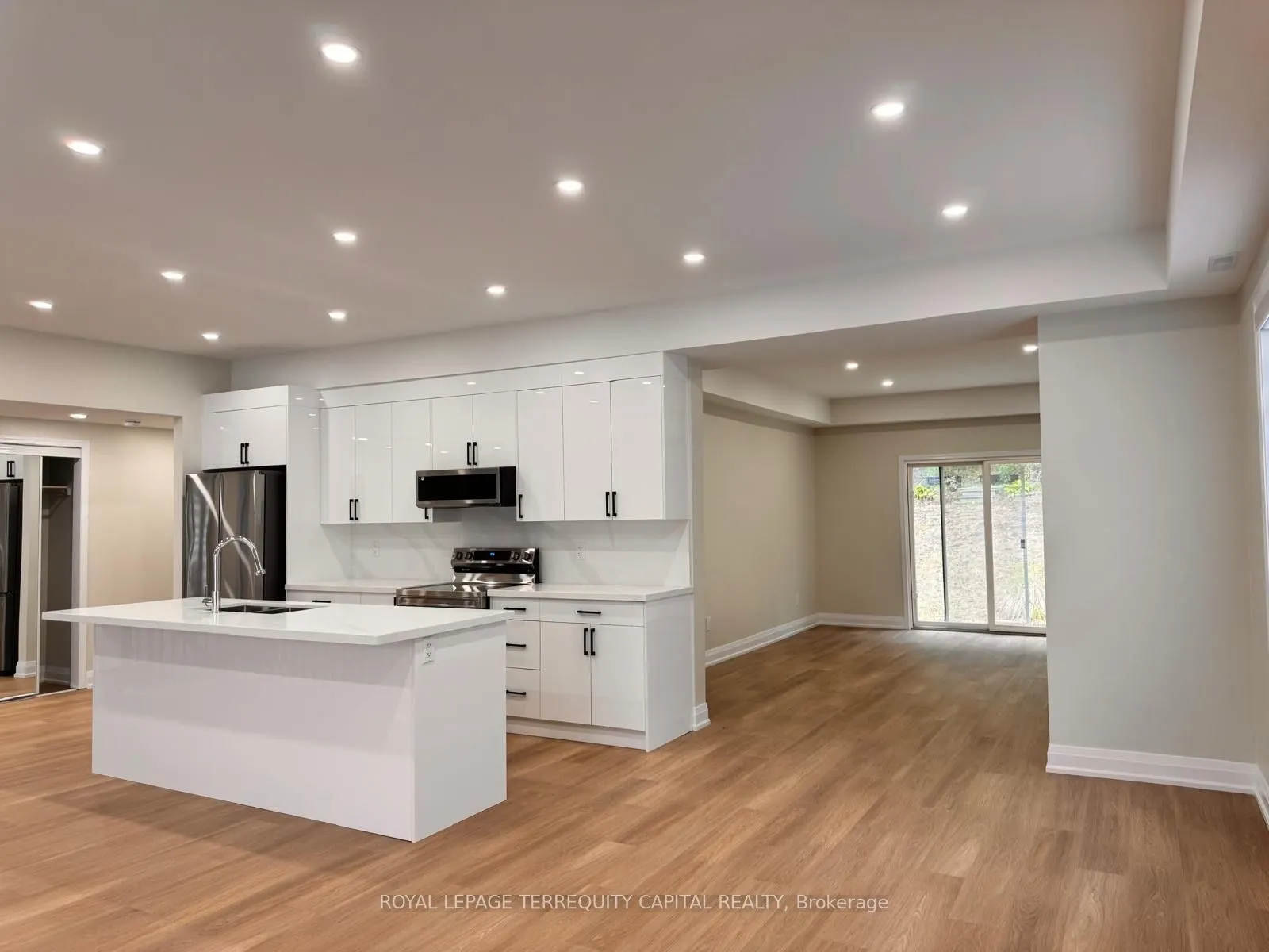344 Edgehill Drive, #Upper