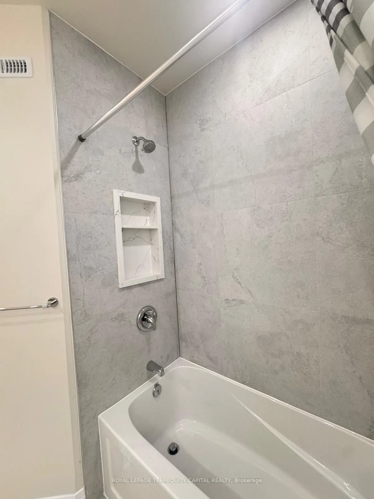 344 Edgehill Drive, #Upper