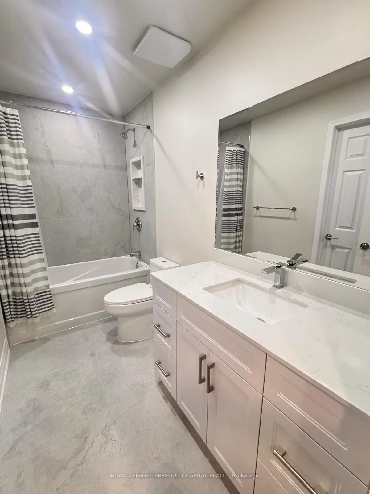 344 Edgehill Drive, #Upper