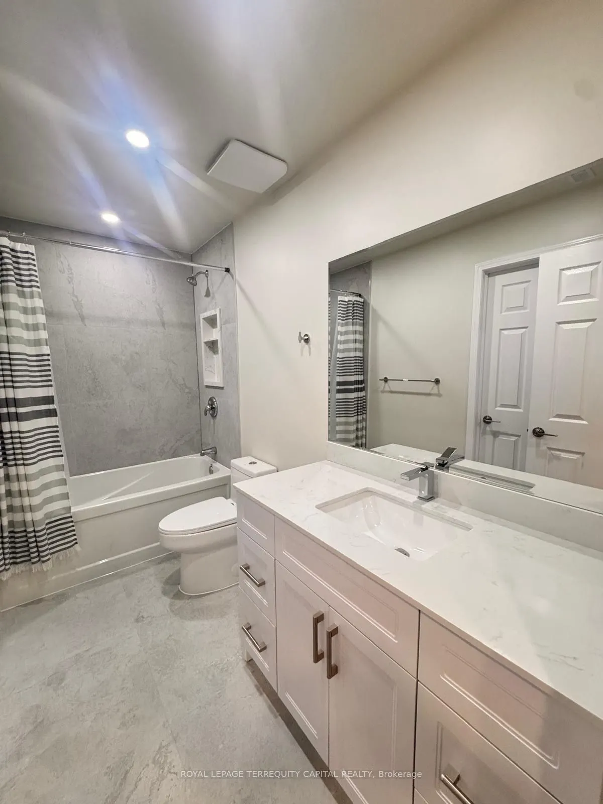 344 Edgehill Drive, #Upper