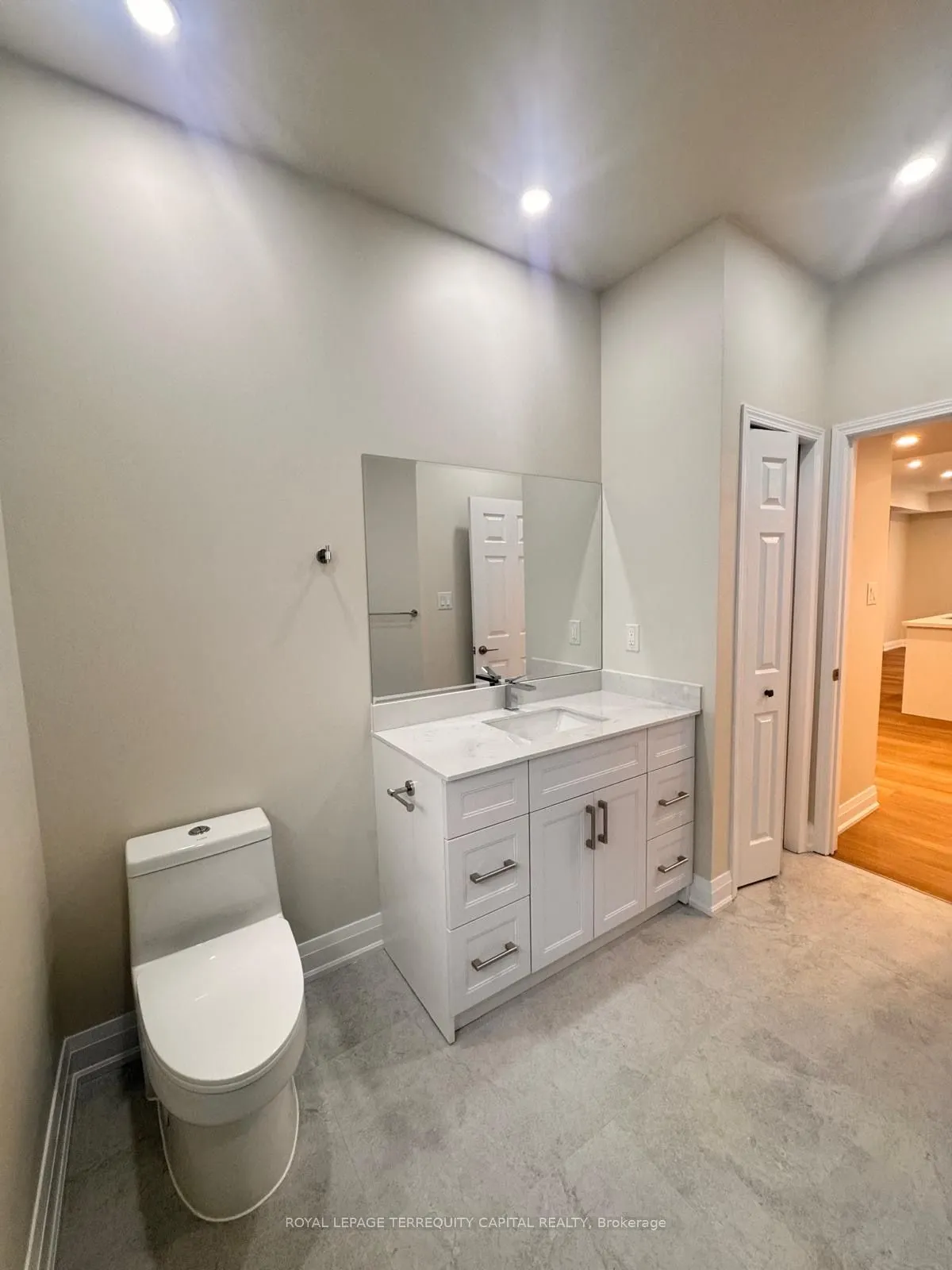 344 Edgehill Drive, #Upper