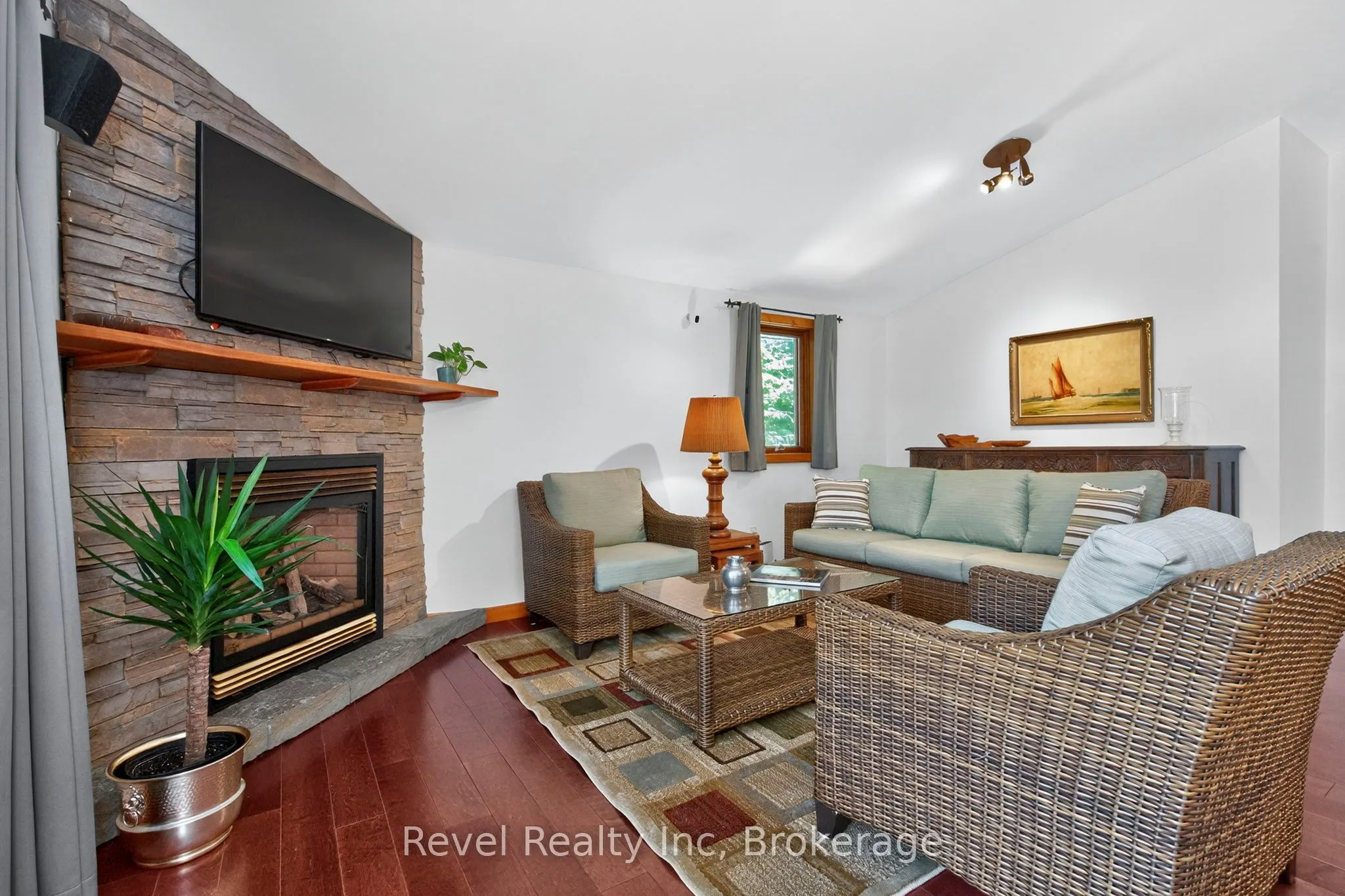 33 Belcourt Crescent
