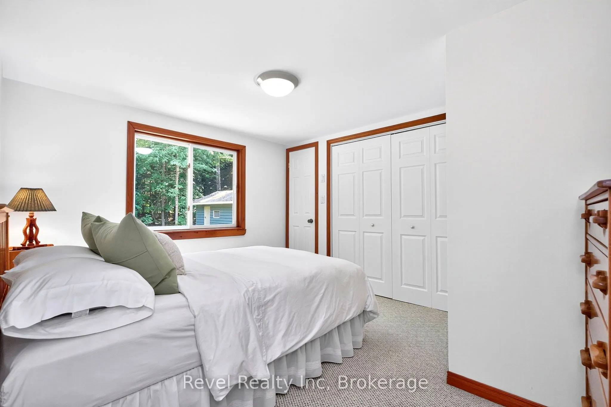 33 Belcourt Crescent