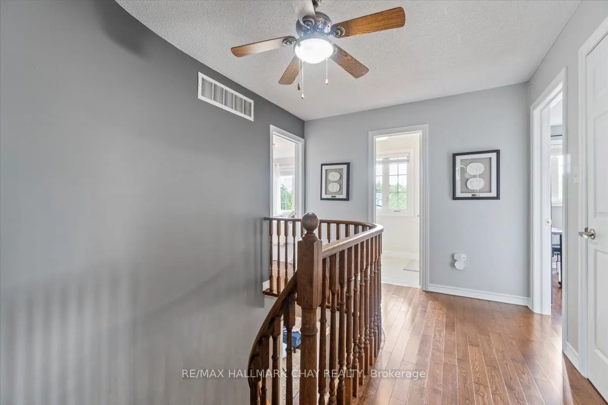 20 Stoneybrook Crescent