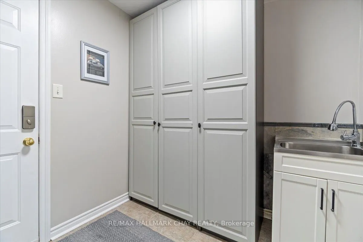 20 Stoneybrook Crescent
