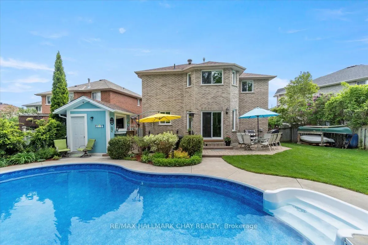 20 Stoneybrook Crescent