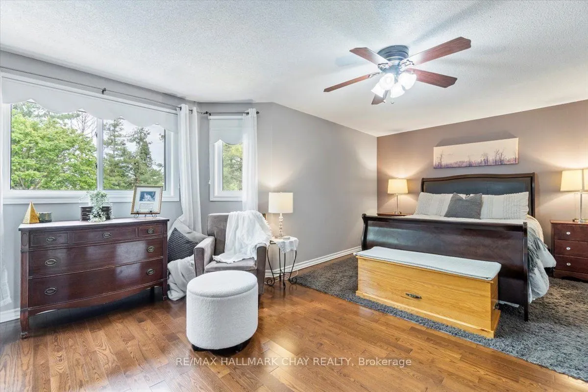 20 Stoneybrook Crescent