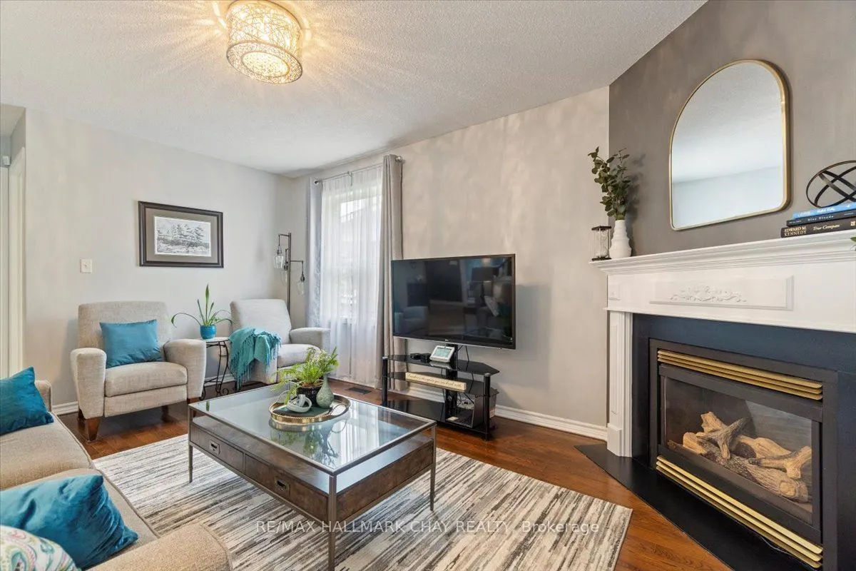 20 Stoneybrook Crescent