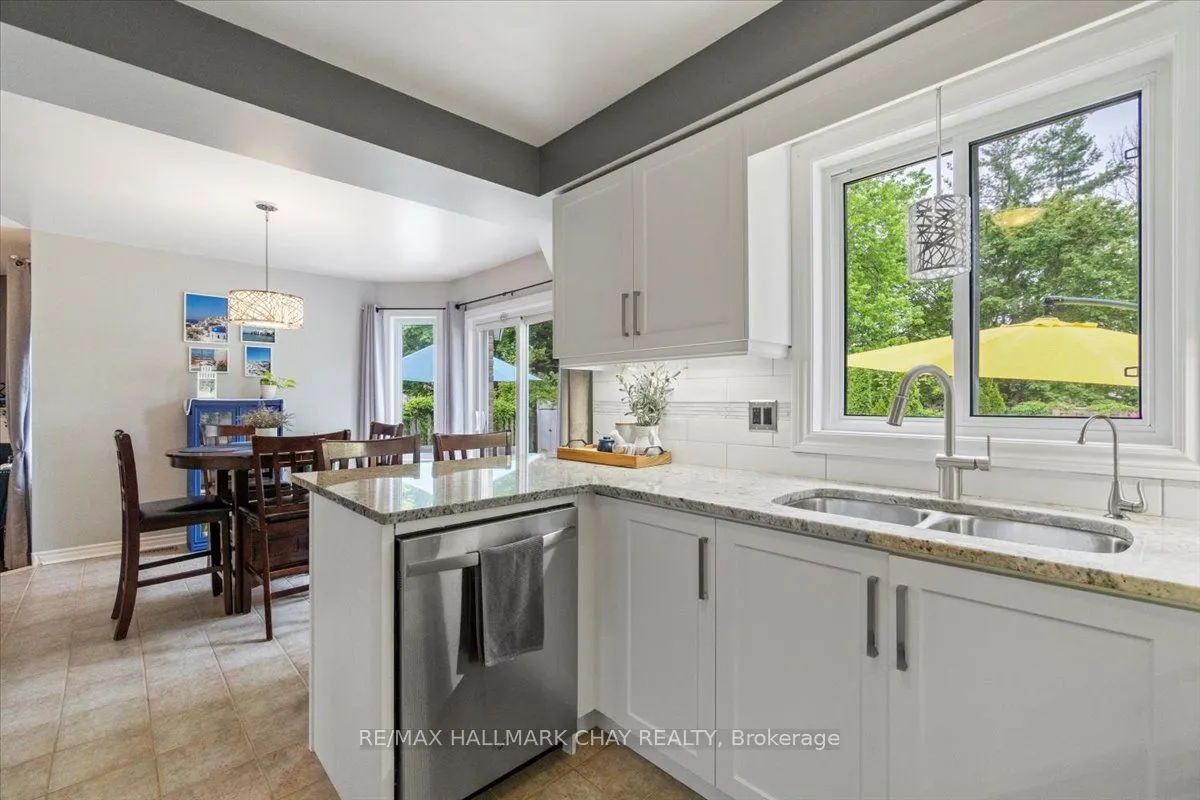 20 Stoneybrook Crescent
