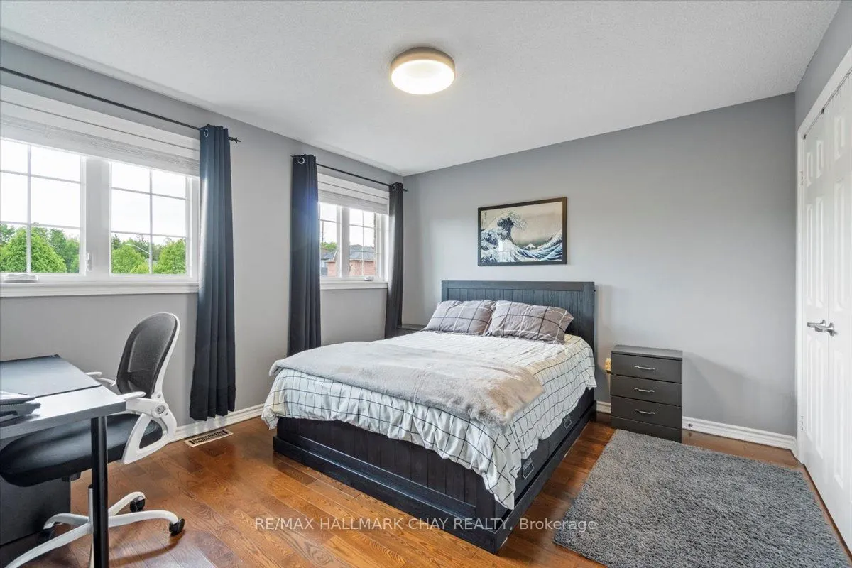20 Stoneybrook Crescent