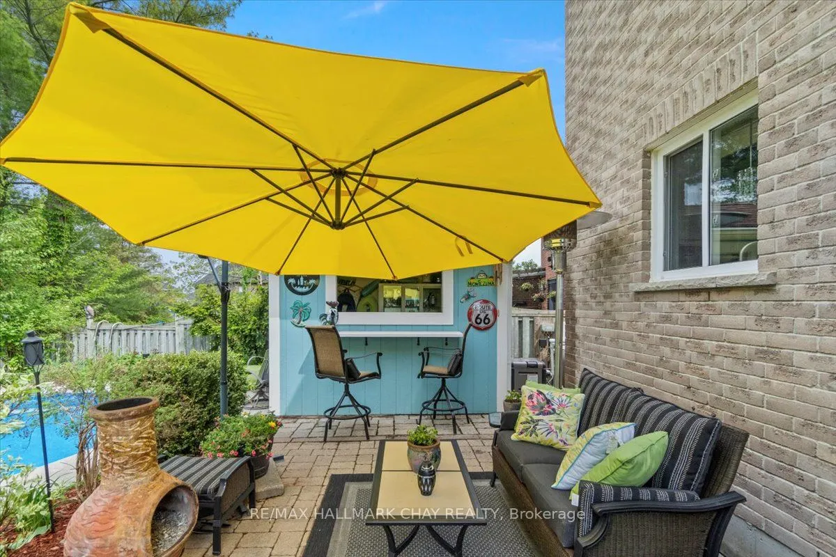 20 Stoneybrook Crescent