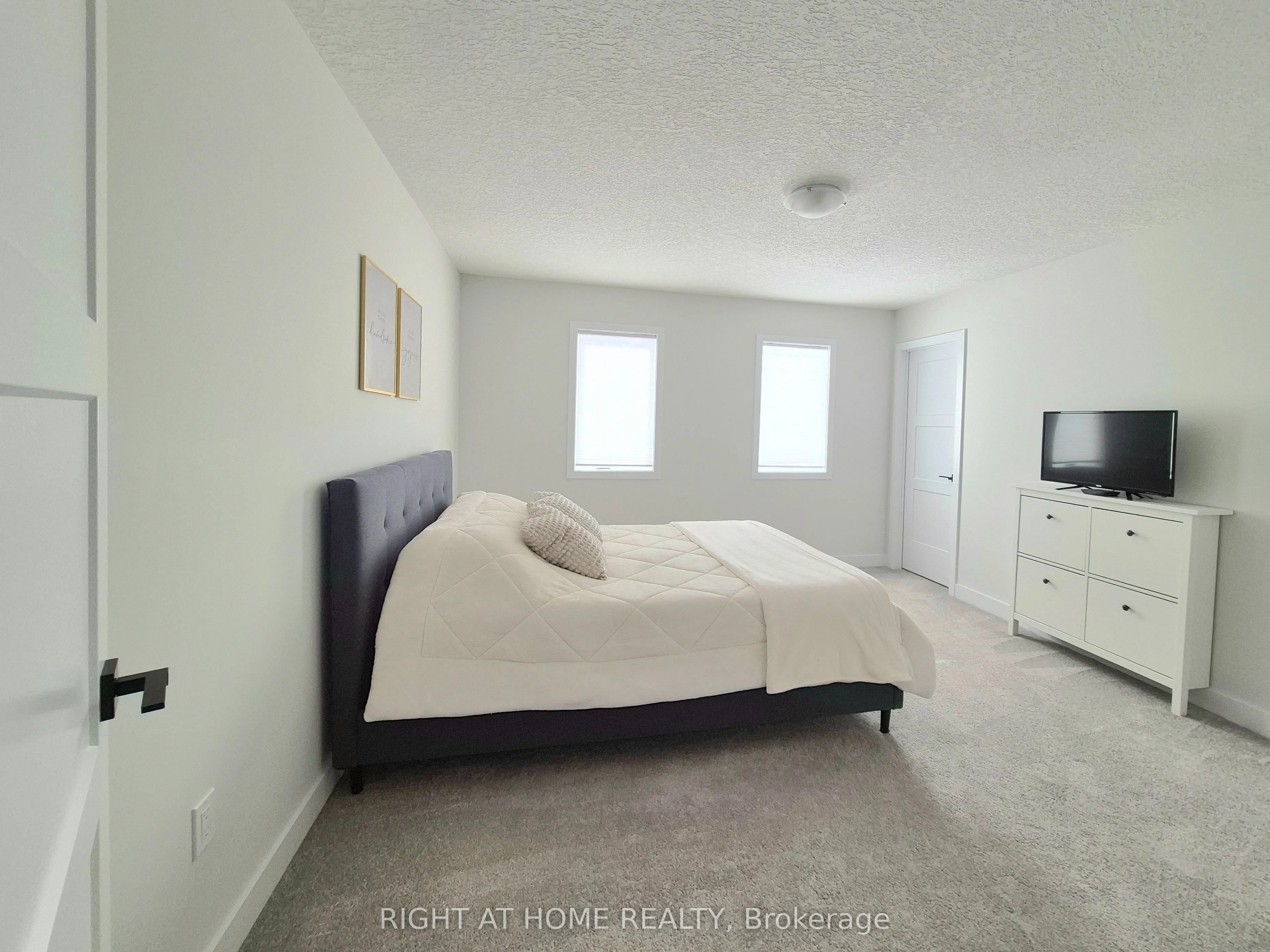 89 Archer Avenue
