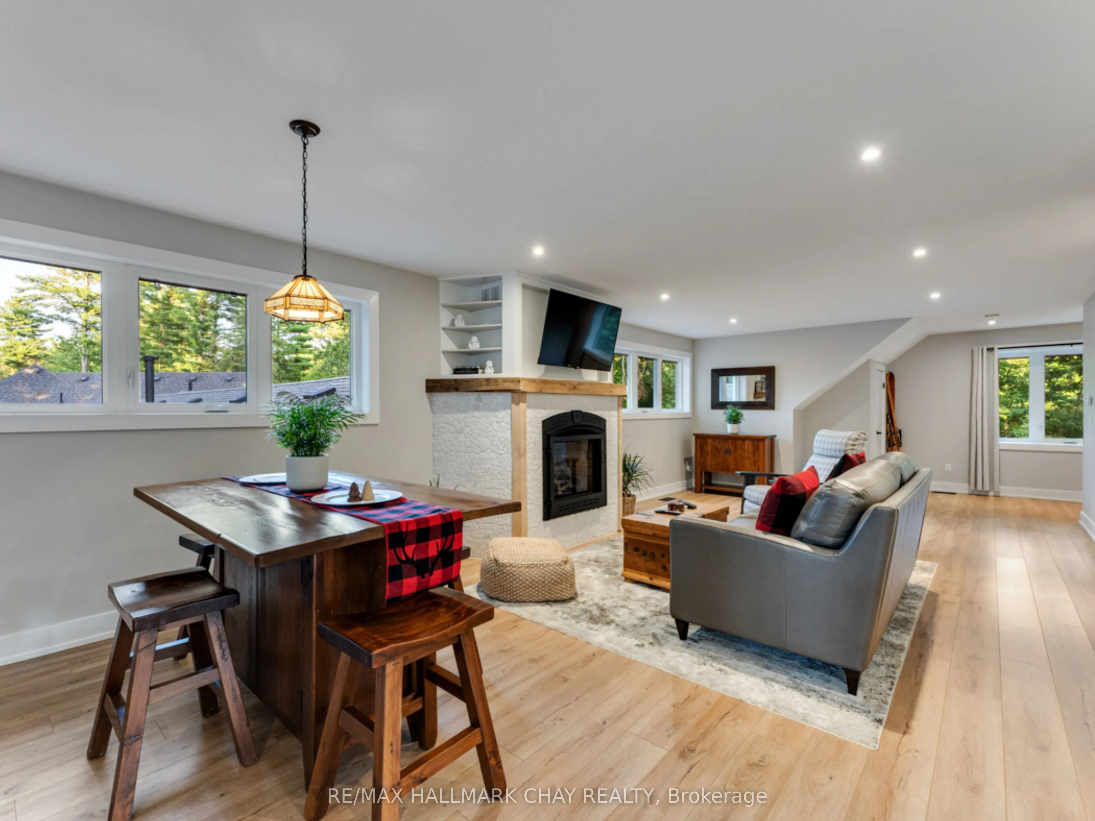 18 Lawrence Avenue