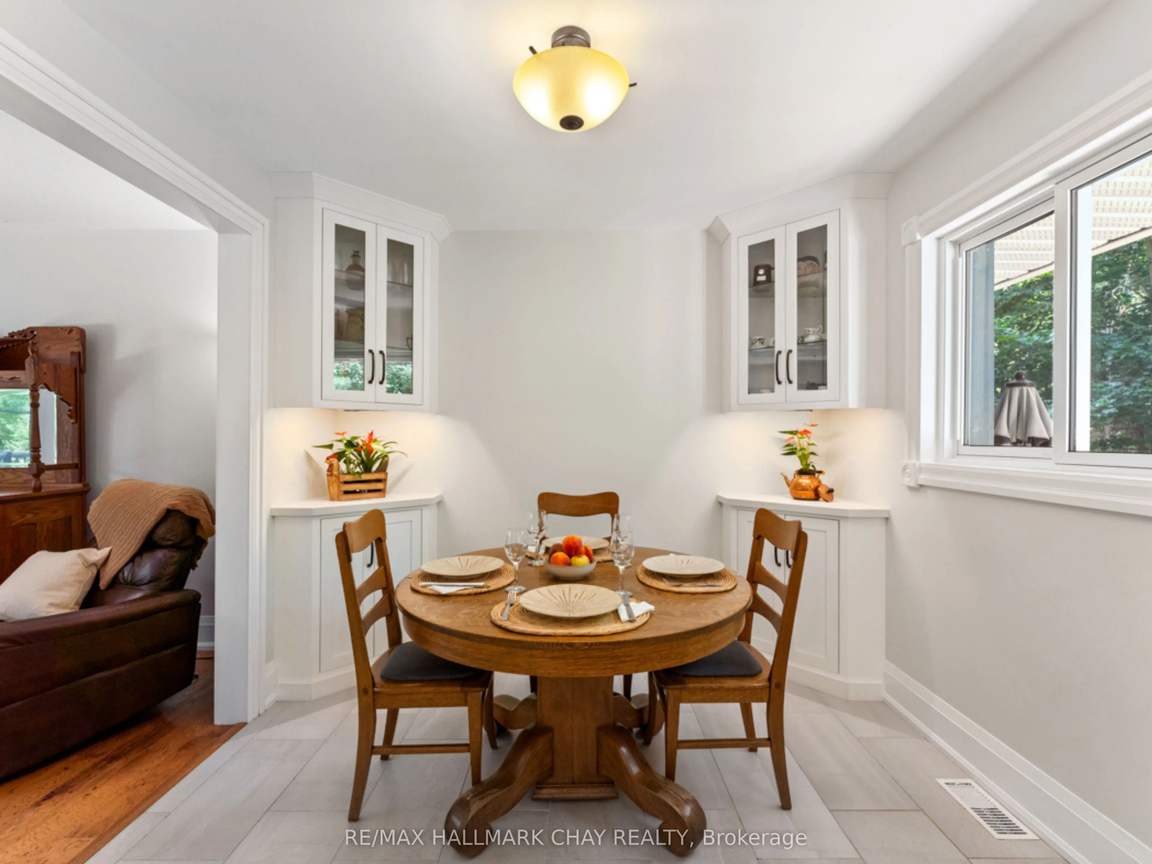 18 Lawrence Avenue