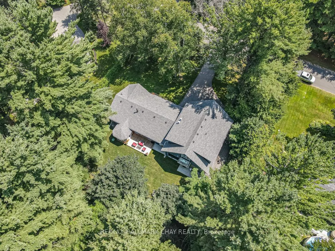 18 Lawrence Avenue