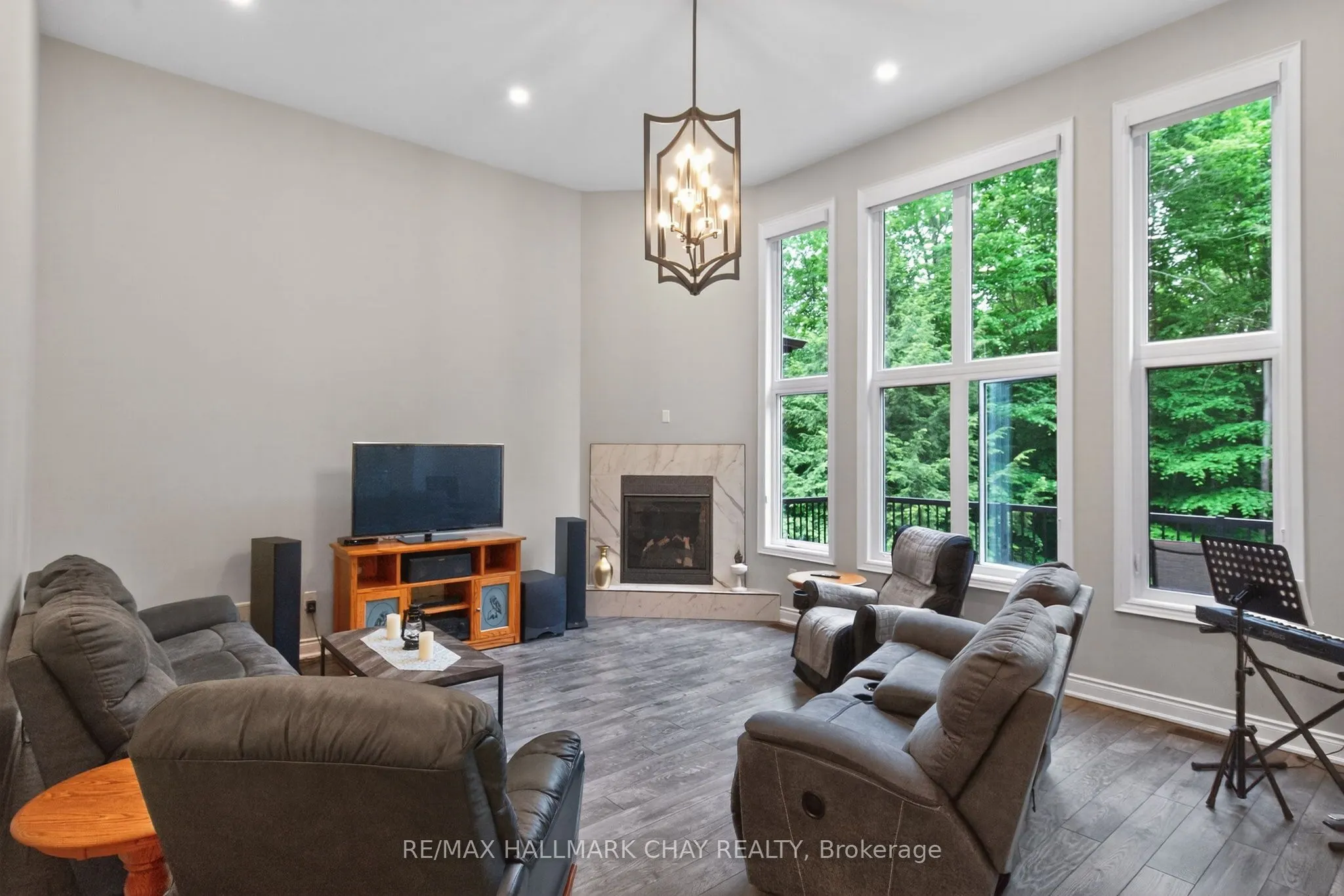 2 Timberland Court S