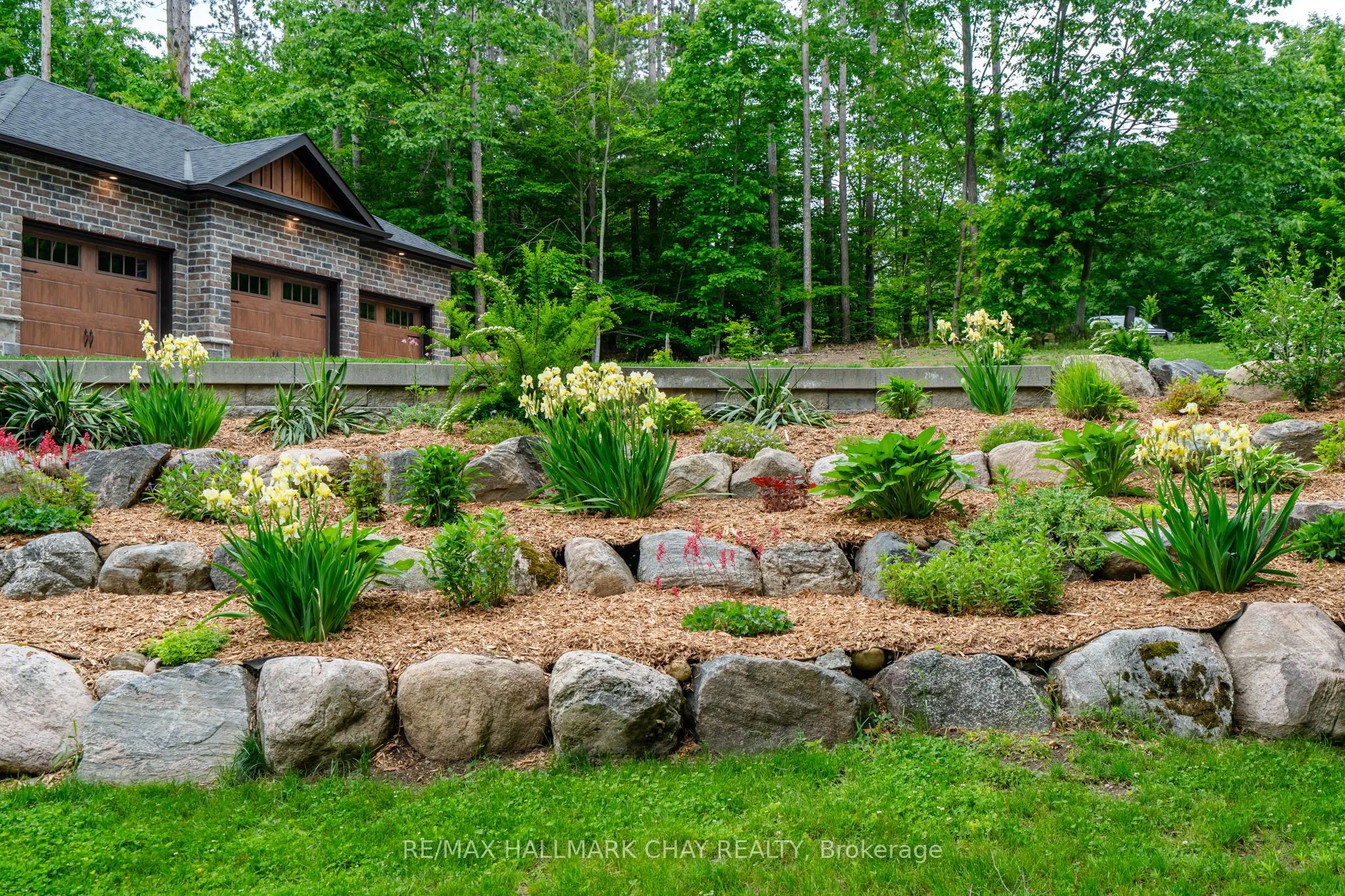 2 Timberland Court S
