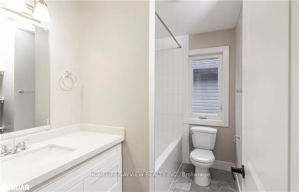 162 Penetanguishene Road, #Main & 2nd